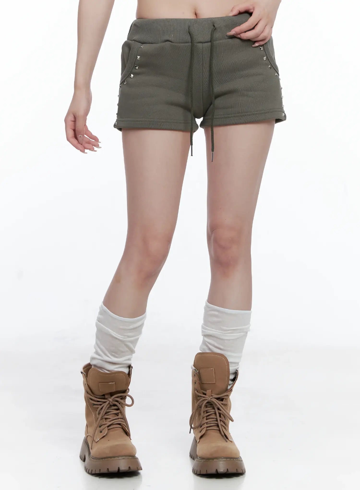 Comfort-Fit Studded Shorts CS501