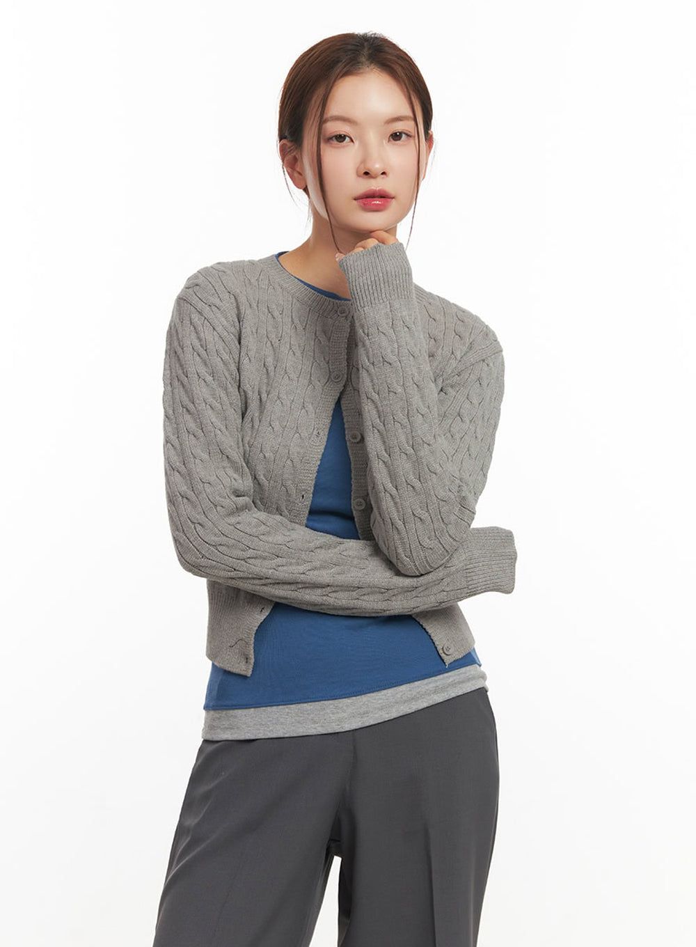 Cable-Knit Buttoned Cardigan IM524