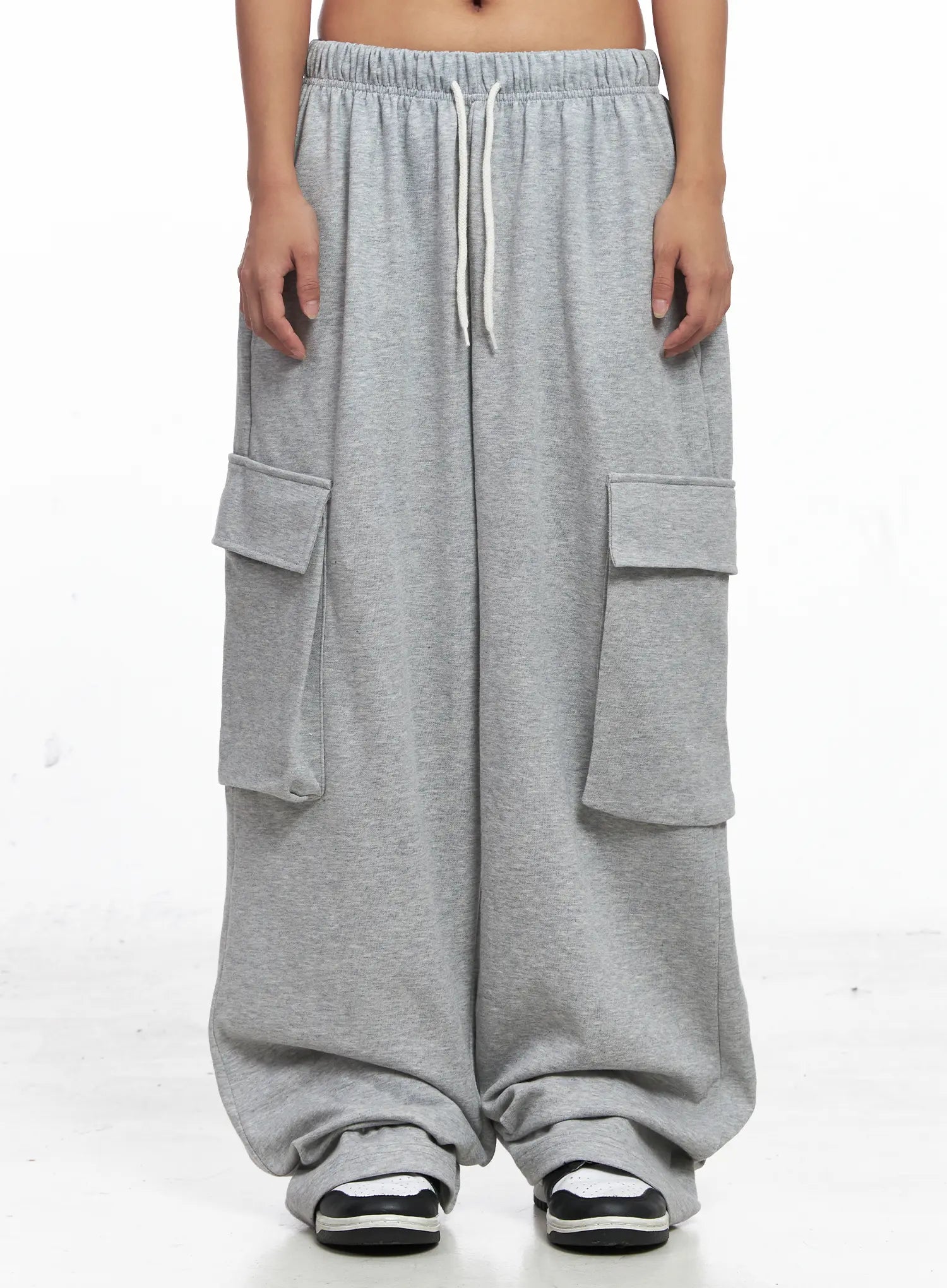 Relaxed Fit Cargo Sweatpants CO513