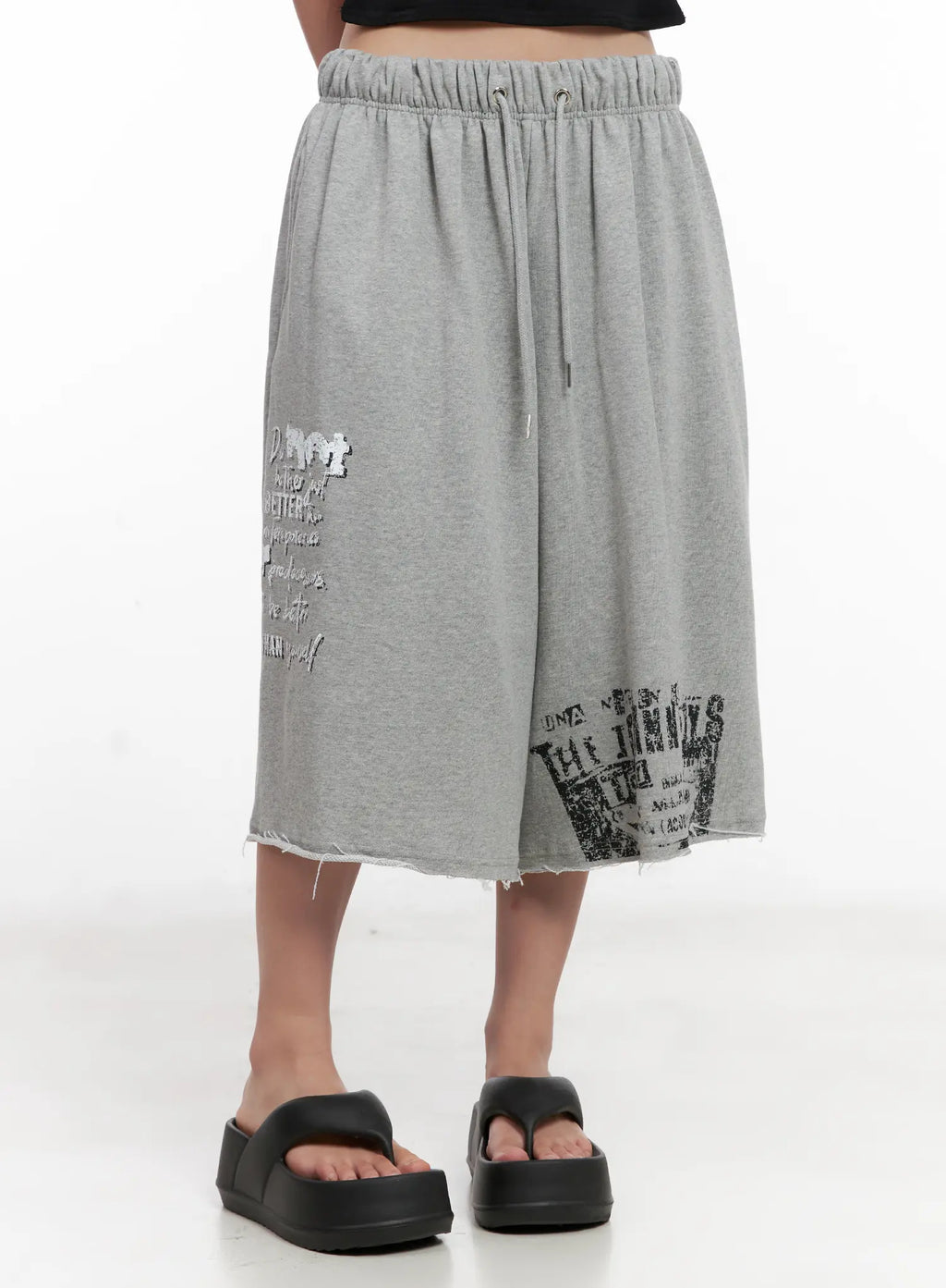 Graphic Relaxed-Fit Bermuda Sweatshorts CL521