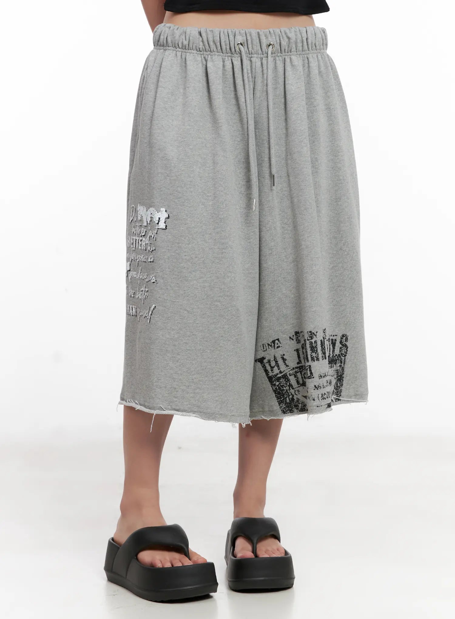 Graphic Relaxed-Fit Bermuda Sweatshorts CL521