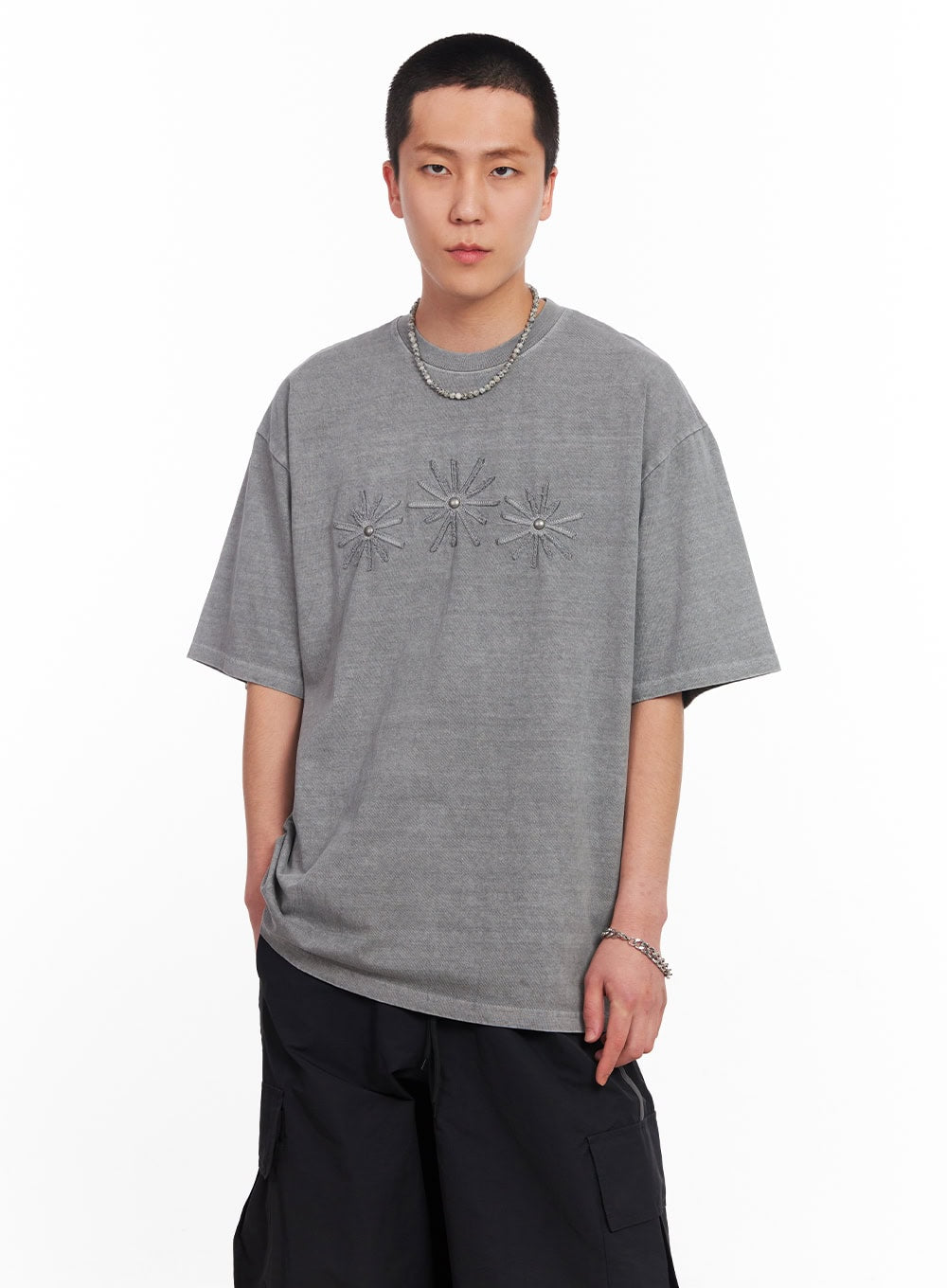 Men's Studded Daisy T-Shirt IU503