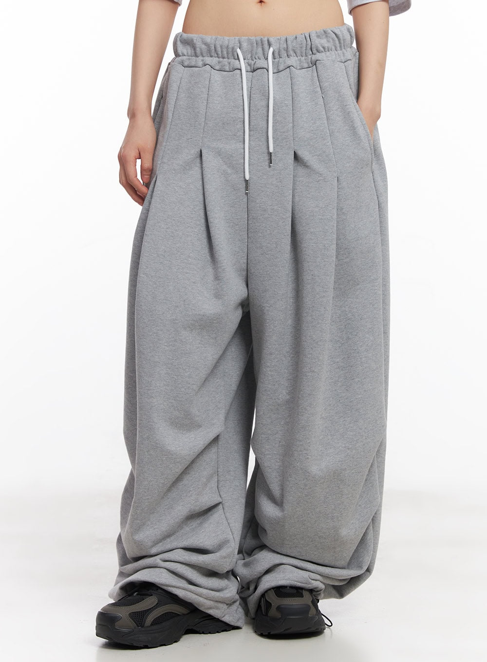 Wide-Fit Pintuck Sweatpants CY512