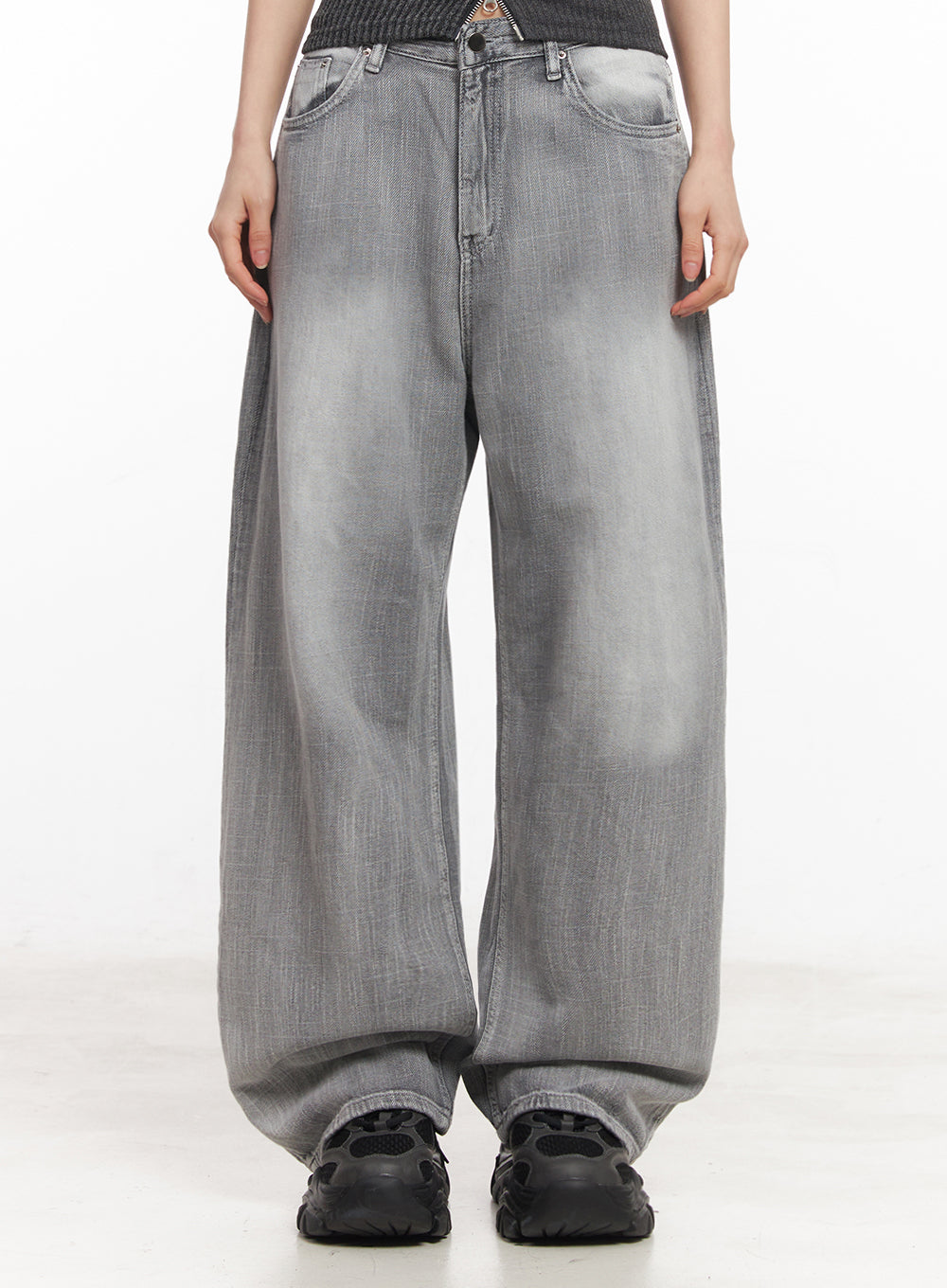 Flore Washed Wide-Leg Jeans IY516