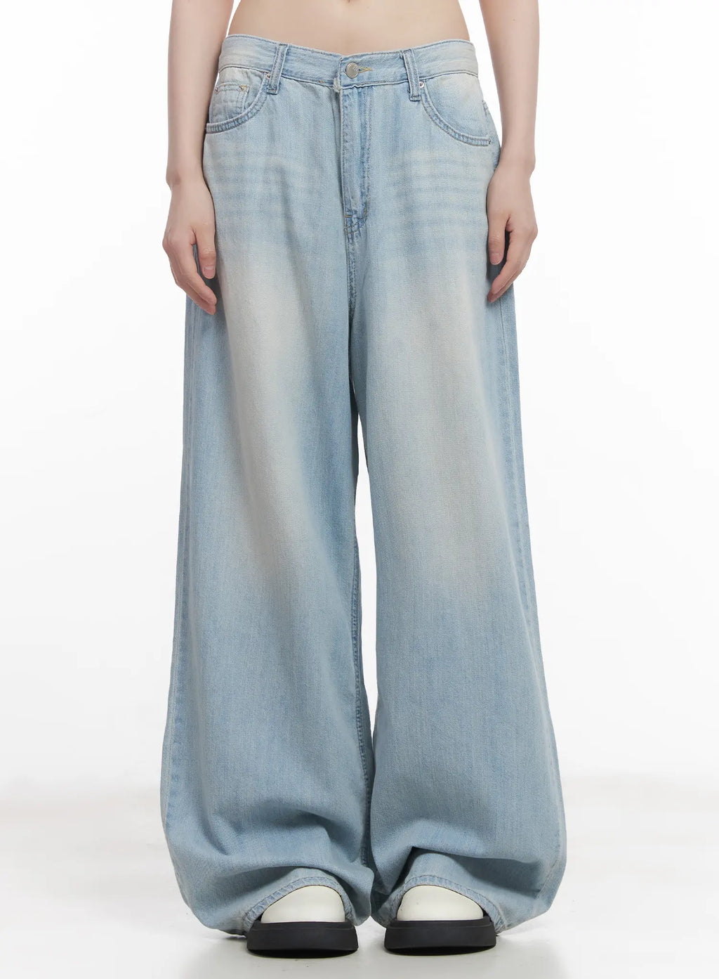 Garam Washed Wide-Leg Jeans CU518
