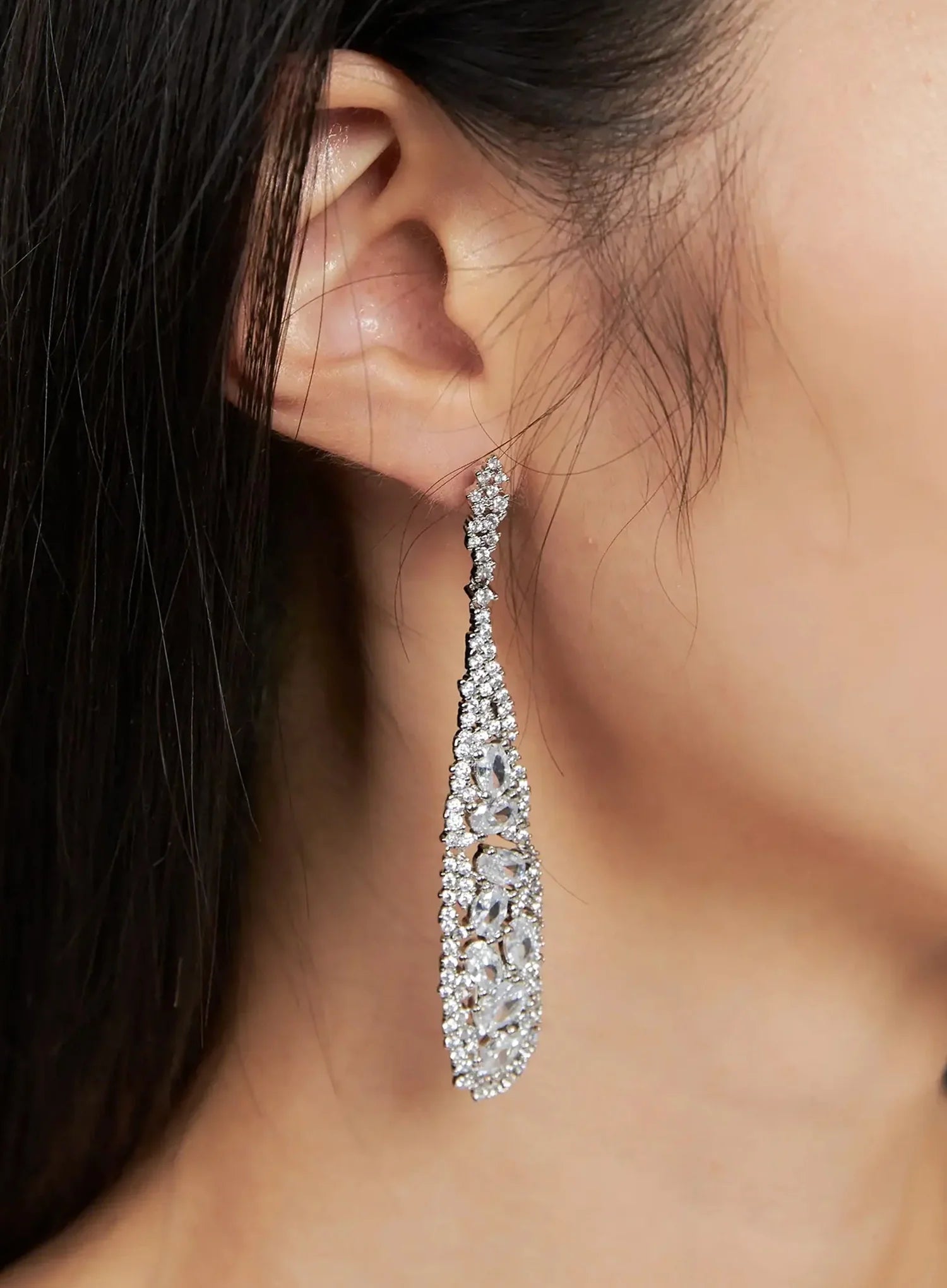 Elegant Teardrop Earrings IS515
