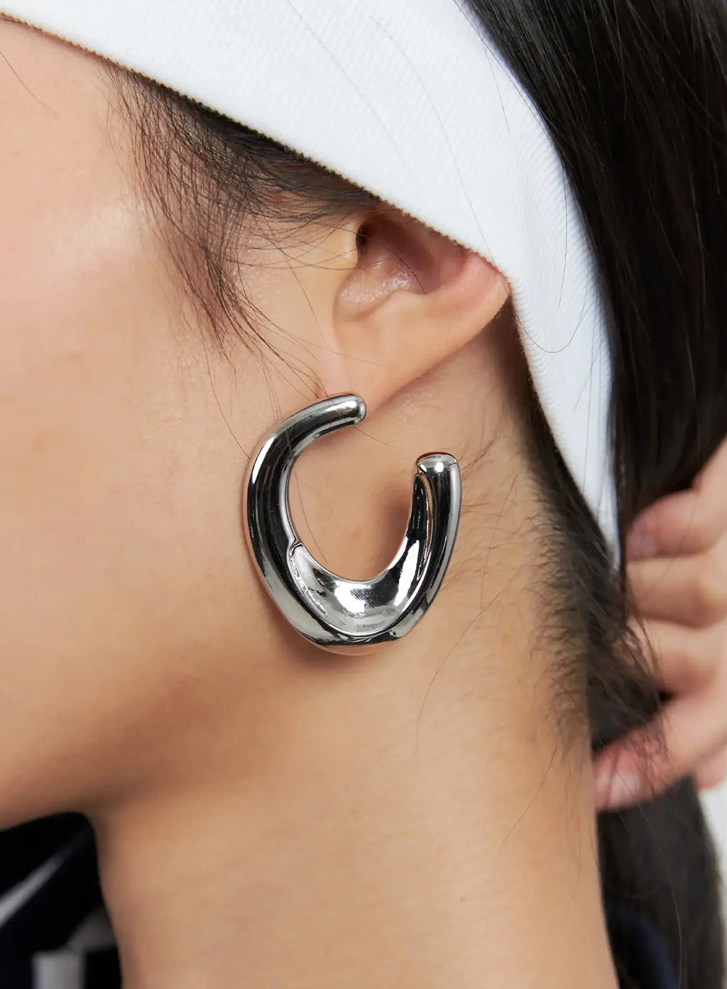 Bold U-Shaped Earrings IS515