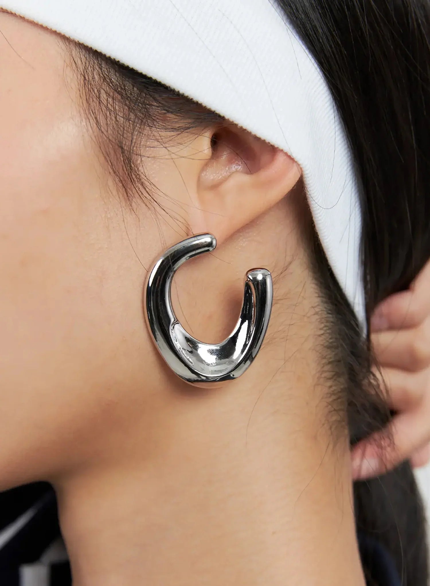 Bold U-Shaped Earrings IS515