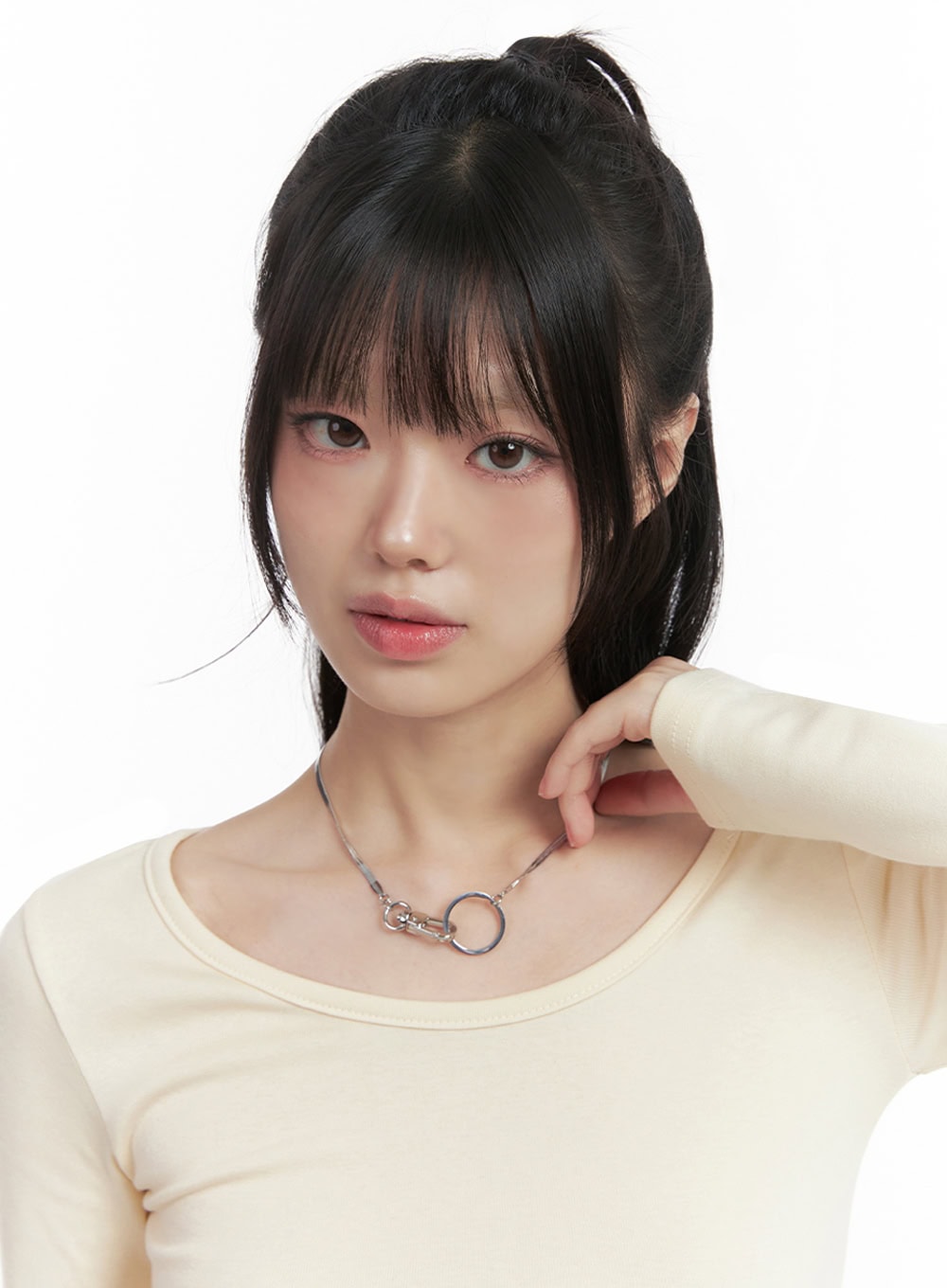 Circle Pendant Choker Necklace IN427