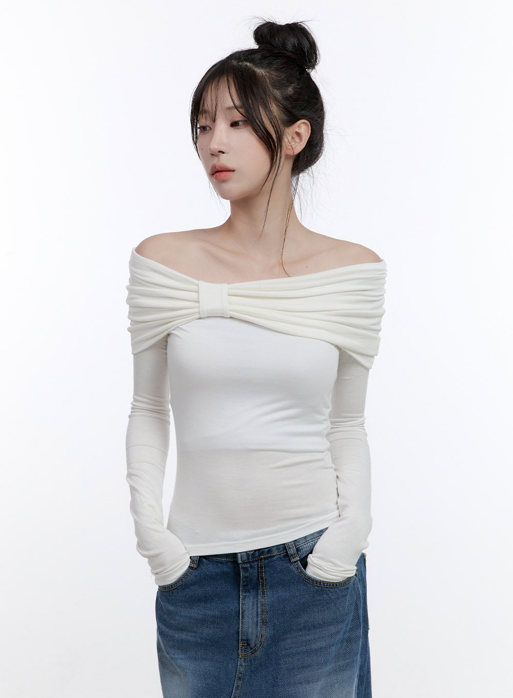 Shirred Off-Shoulder Solid T-Shirt CO419