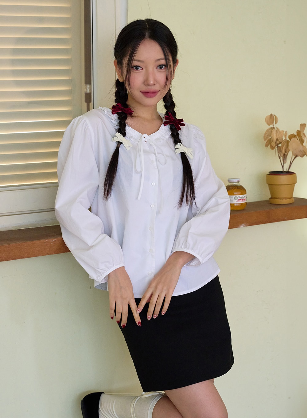 Round Neck Ruffle Hem Long Sleeve Blouse OD326