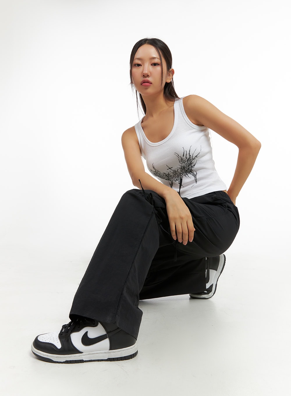 Graphic U-Neck Tank Crop Top IS402