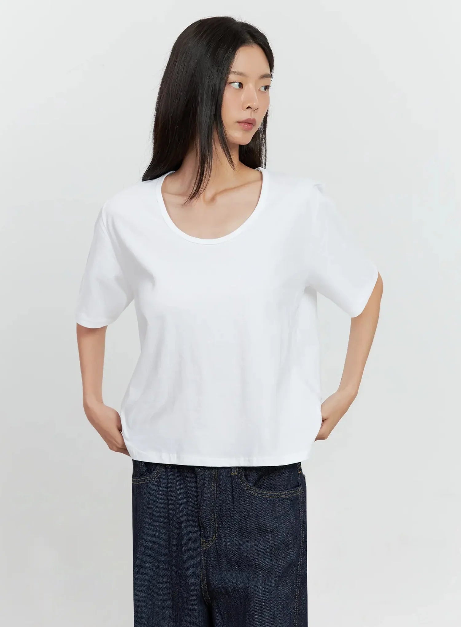 Basic U-Neck T-Shirt IL528
