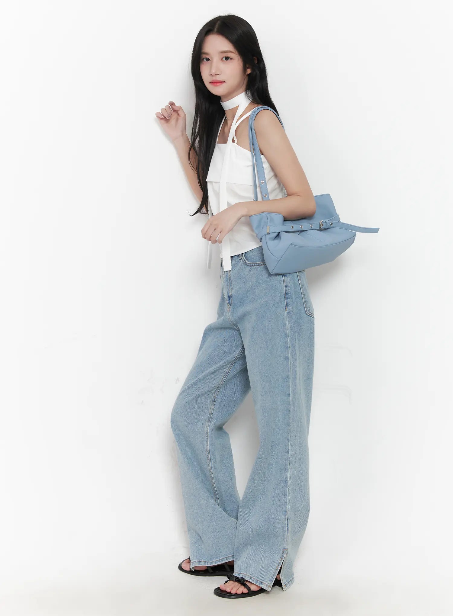 Hyuna Slit Straight-Fit Jeans CU525