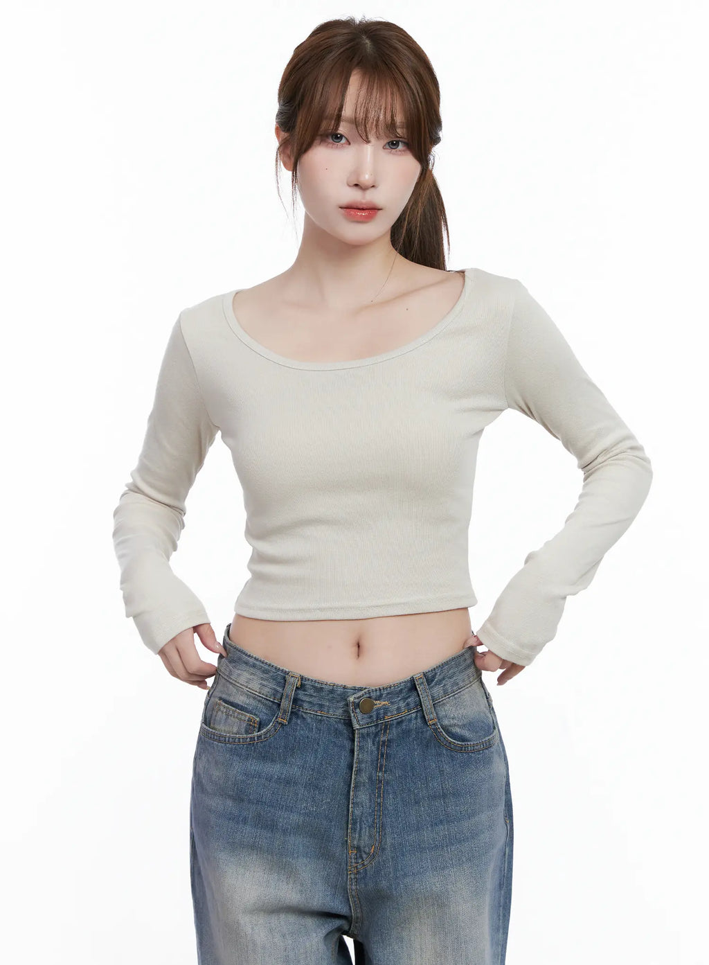 Basic U-Neck Long Sleeve Crop Tee CG529