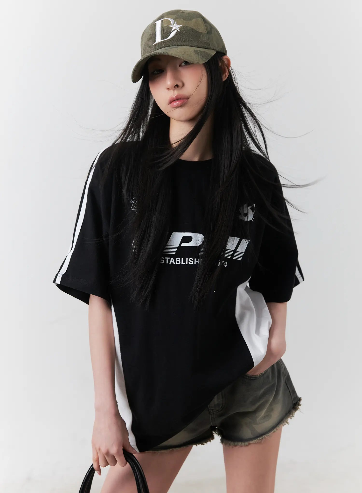 Oversized Striped Graphic Tee CU511