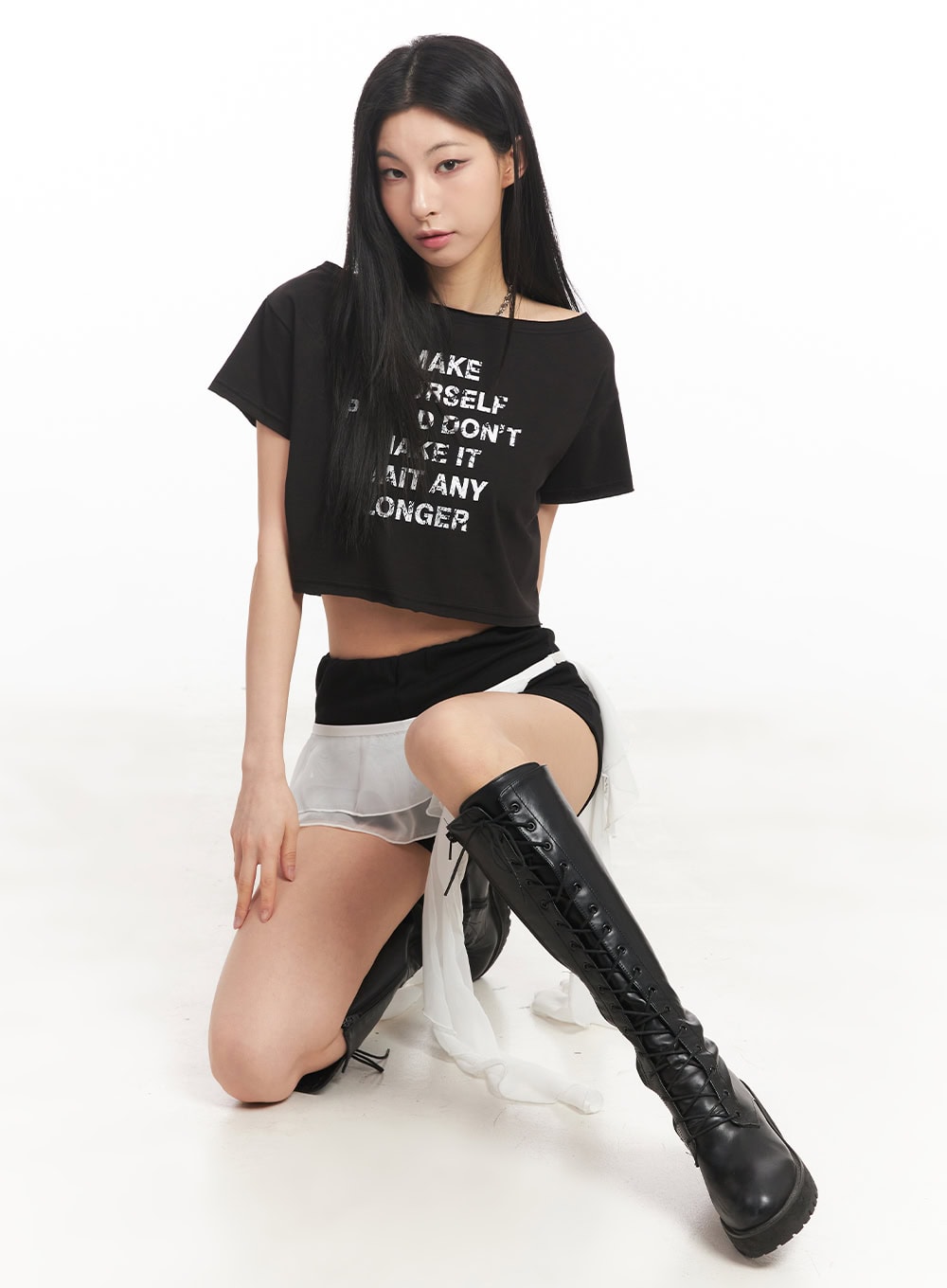 Off-Shoulder Graphic Crop Top CA514