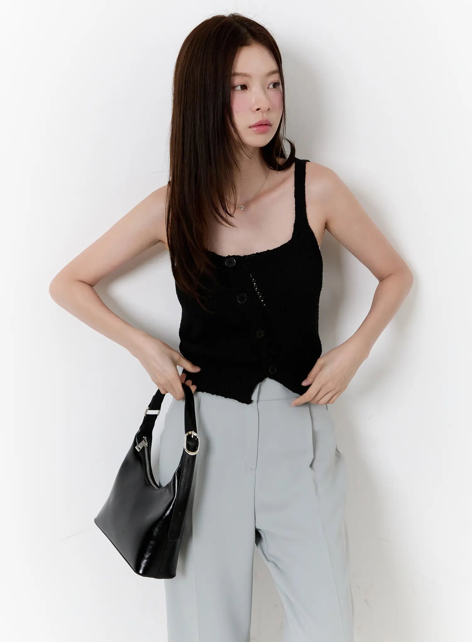 Buttoned Sleeveless Sweater CU513