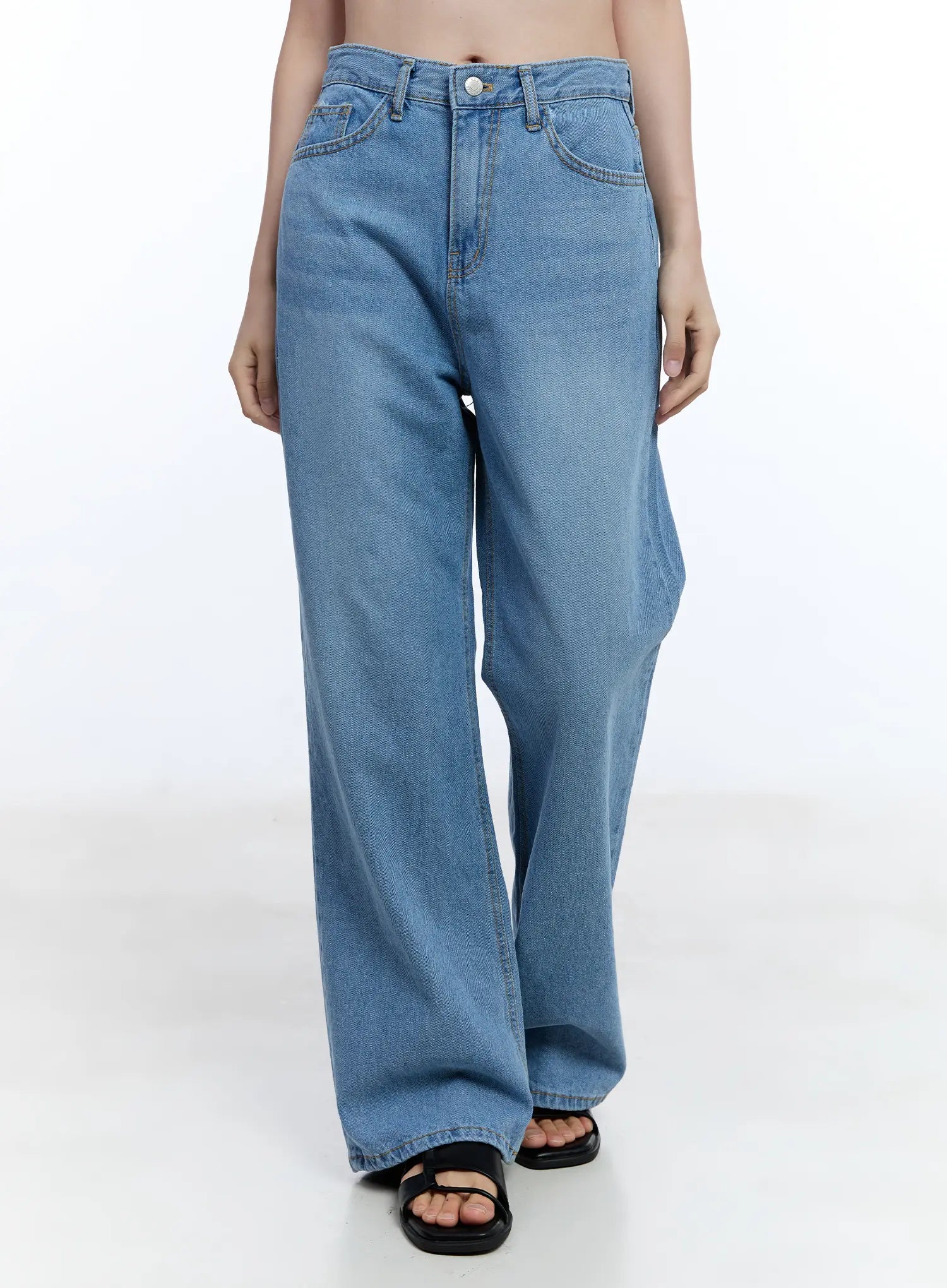 Jisoo Straight-Fit Jeans CU513