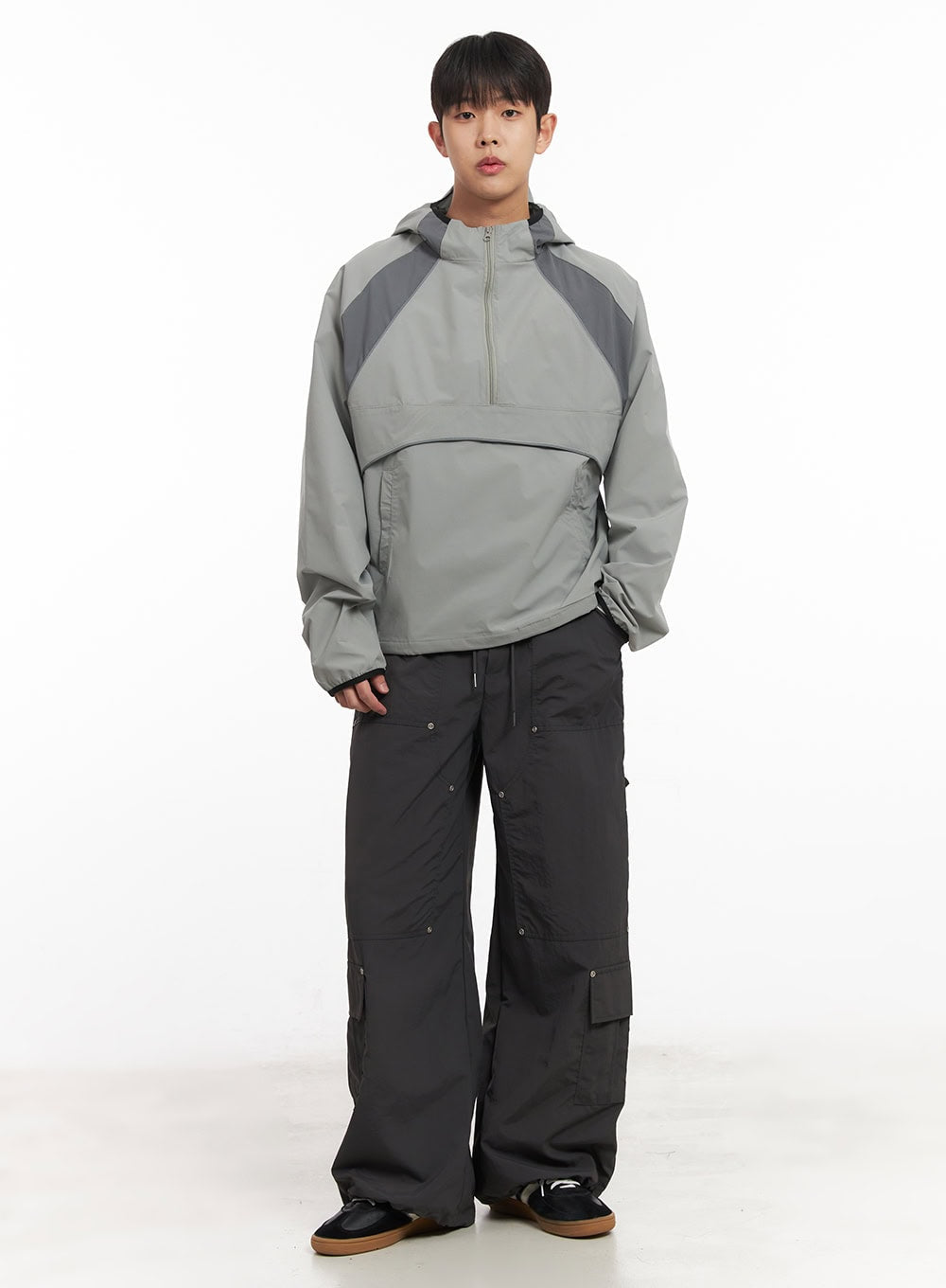 Men's Nylon Wide-Fit Cargo Pants IM517