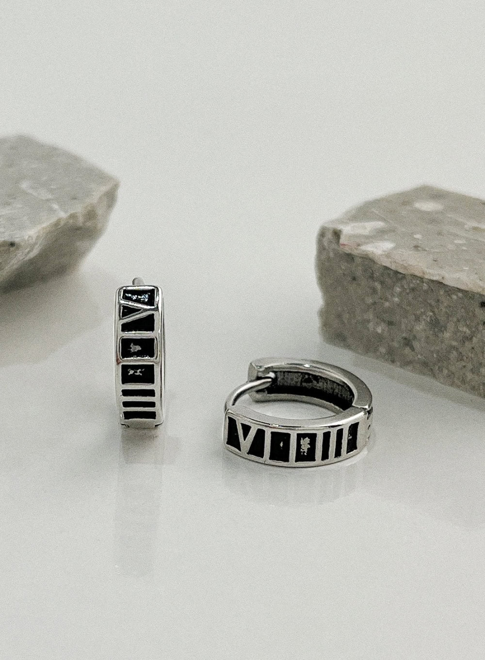 Rom Number Earrings IL415