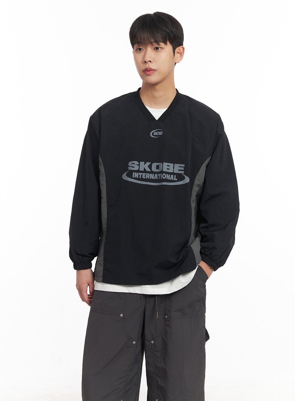 Men's V-Neck Nylon Sweatshirt (Black) IM517