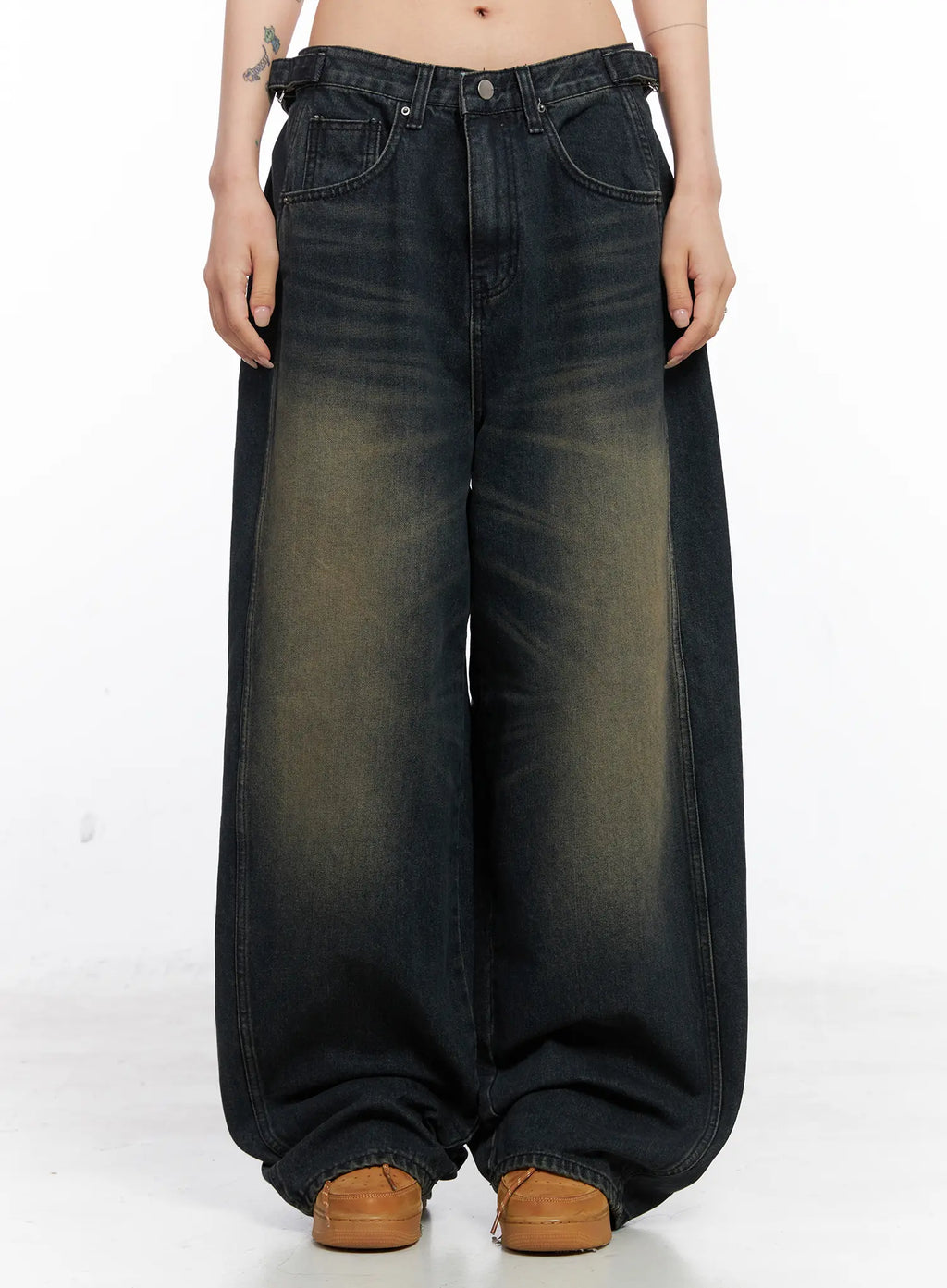 Noe Side Belt Wide Leg Jeans CO507