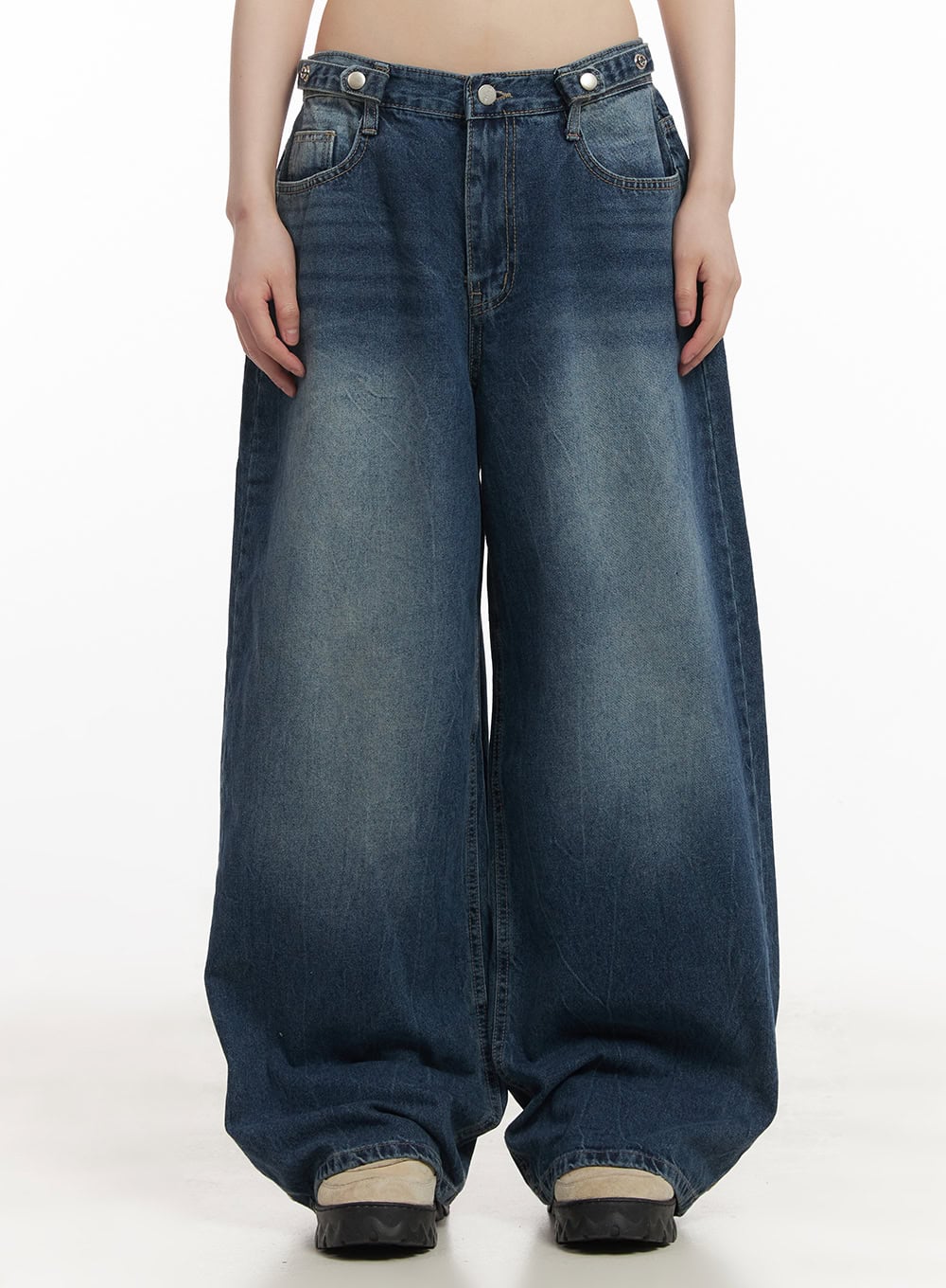 Bri Oversized Buttoned Baggy Jeans CF518