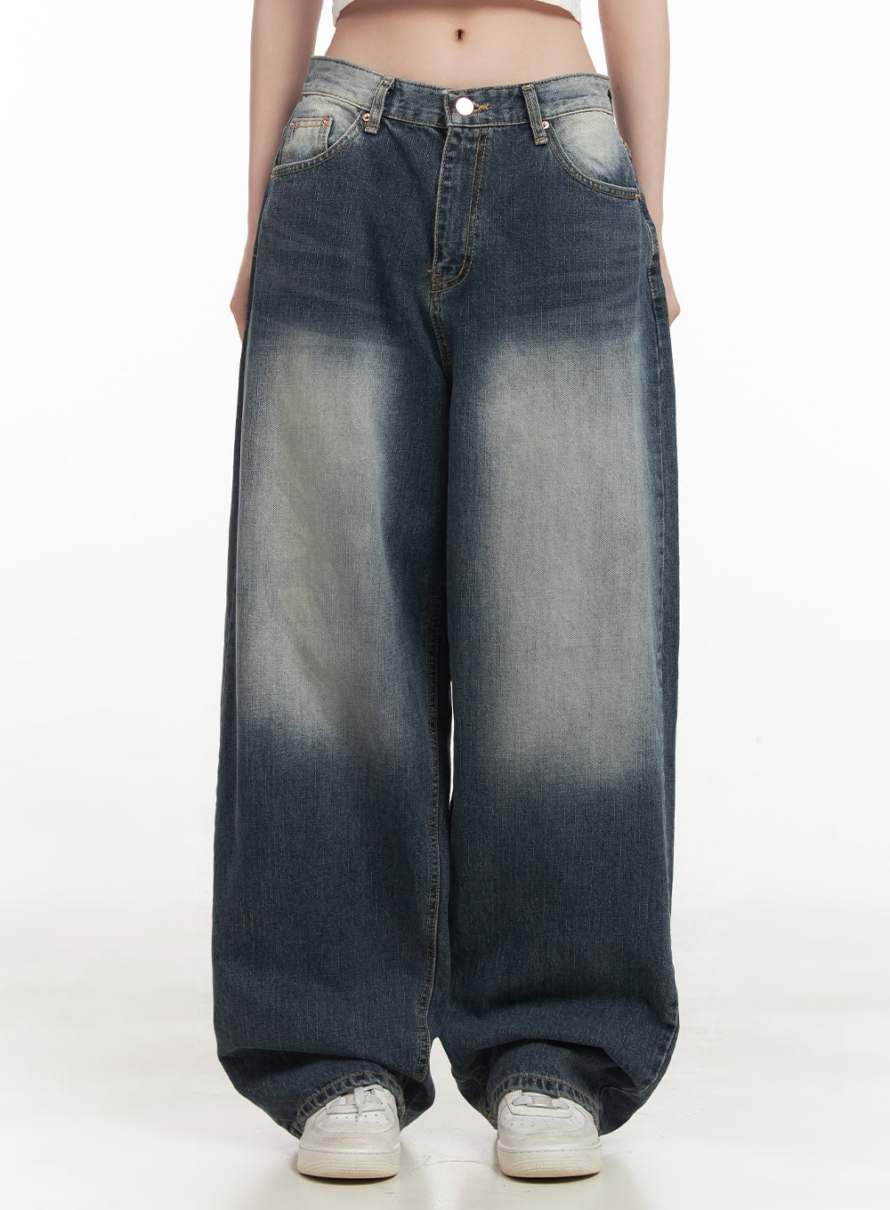 Julie Washed Baggy Jeans with Embroidered Detail CF514