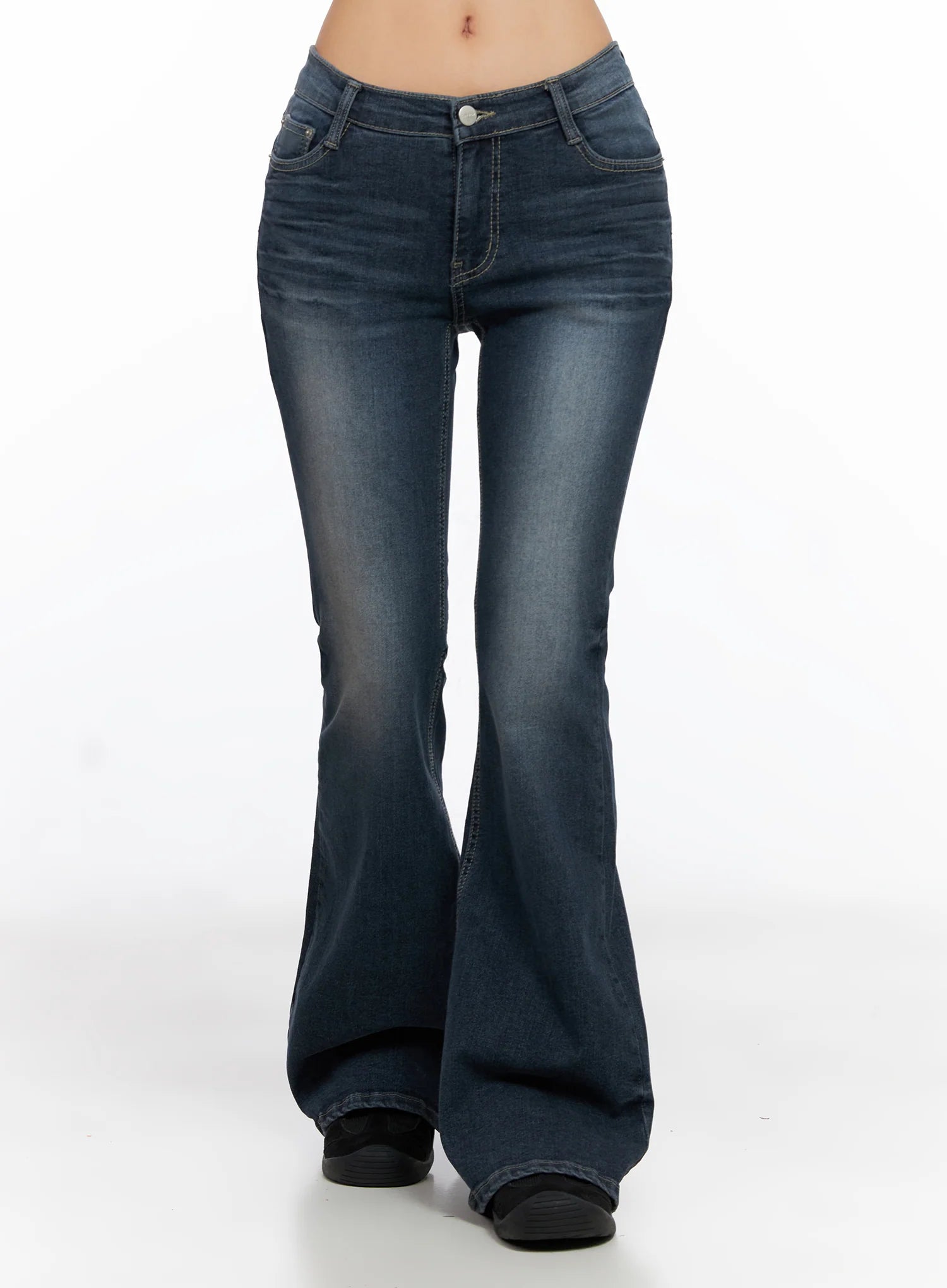Melina Low-Rise Flare Jeans CO514