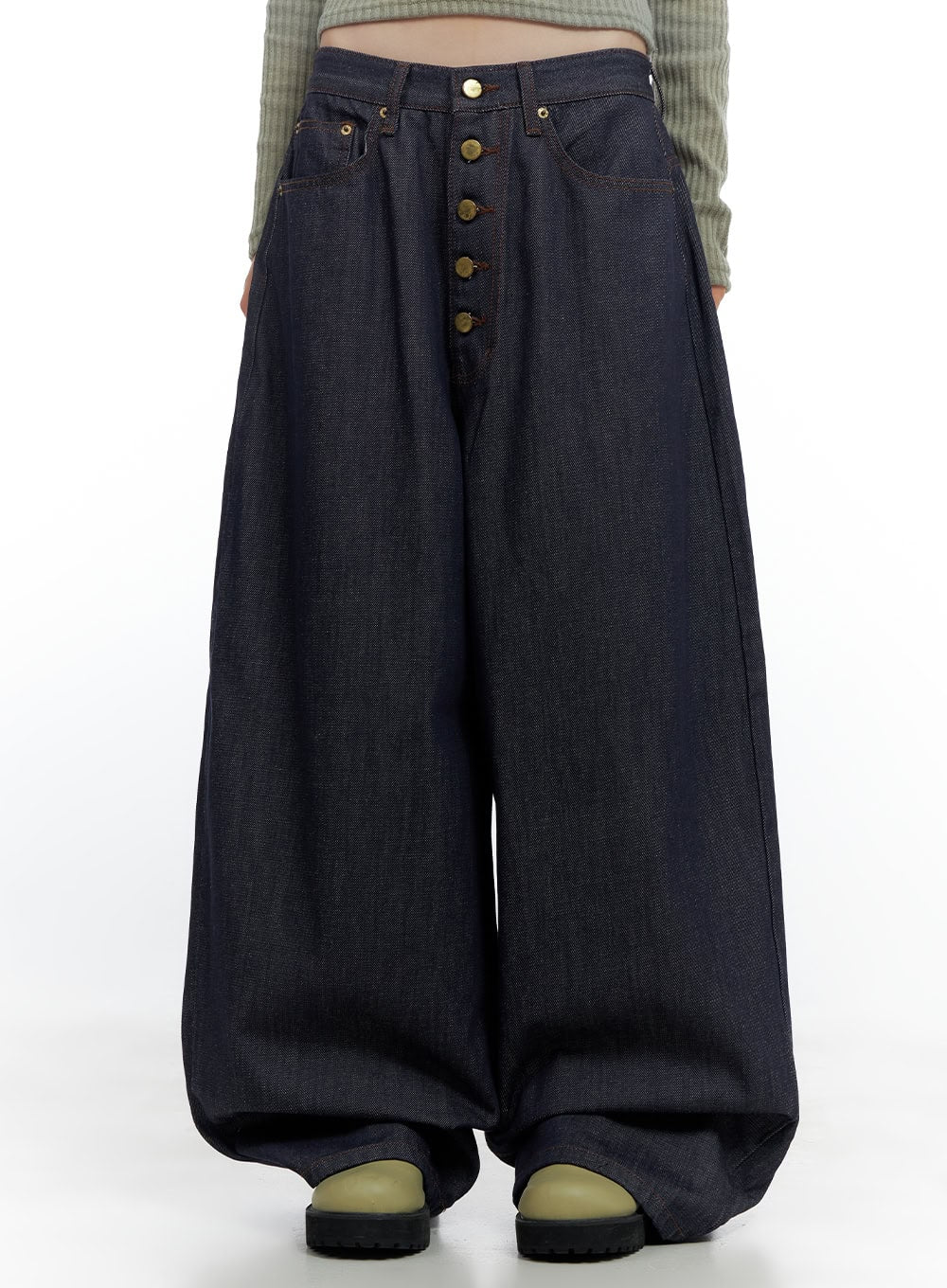 Etta Buttoned Non-Fade Denim Jeans CS420