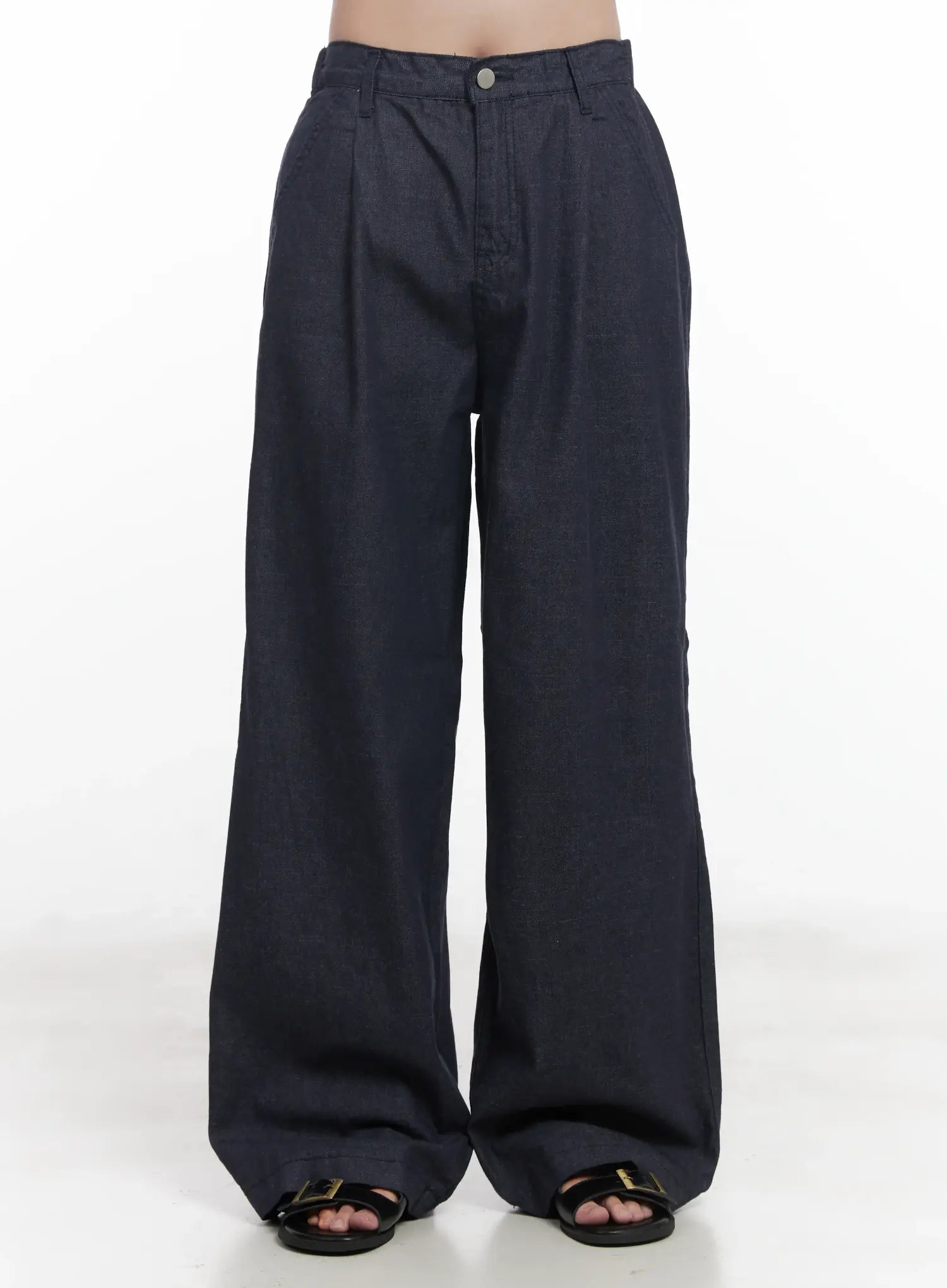 Yoona Wide-Leg Pintuck Jeans CU523