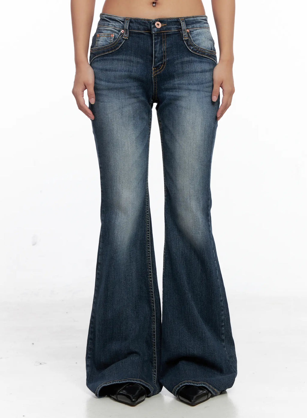 Saanvi Vintage Wash Flare Jeans CS522