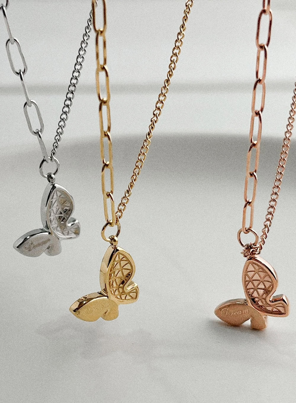 Butterfly Patten Point Necklace IL403