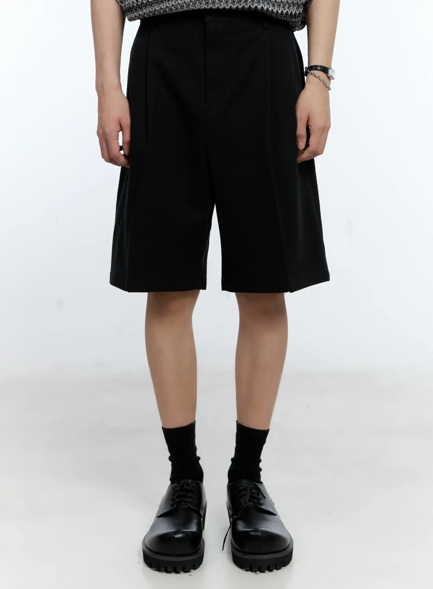 Men's Pleat Bermuda Shorts IG501