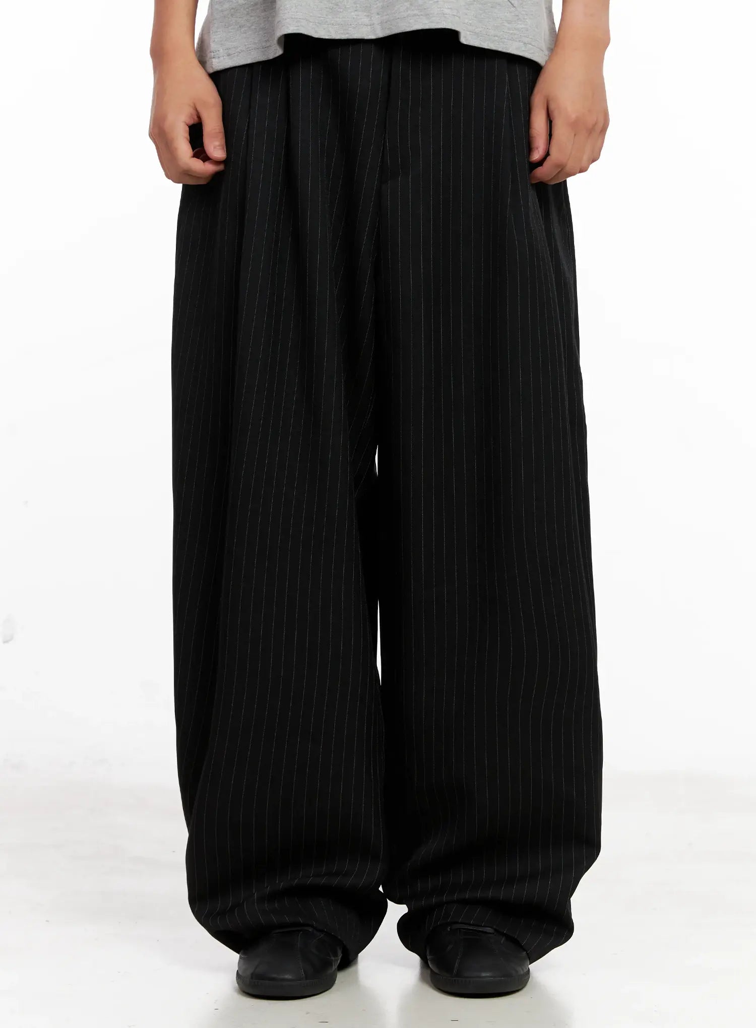 Men's Striped Relaxed-Fit Slacks IL521