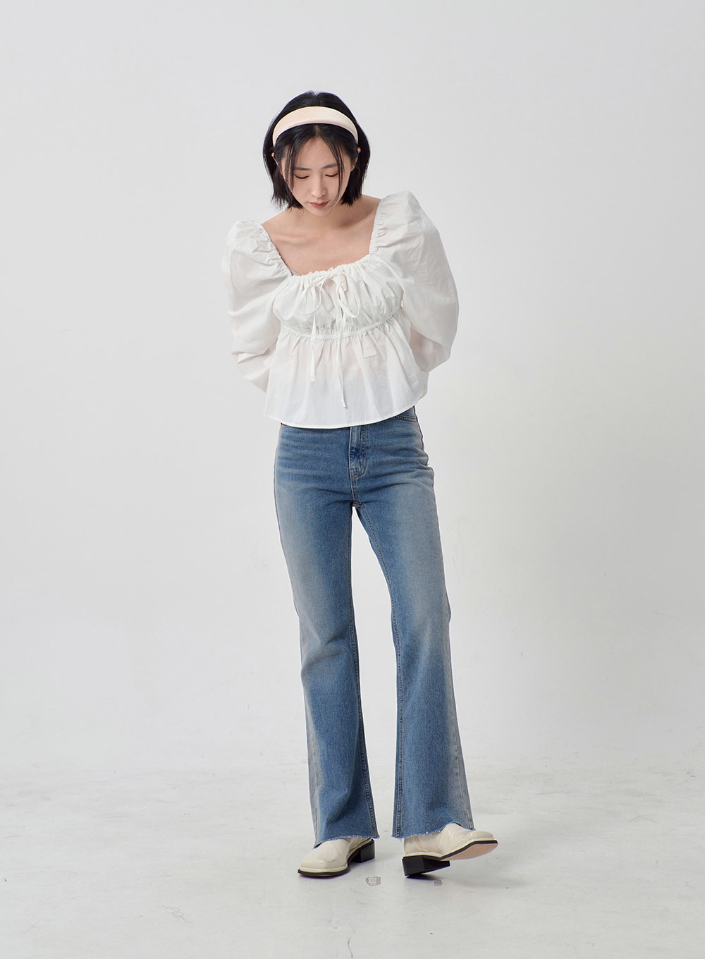 Light Washed Bootcut Jeans OD27