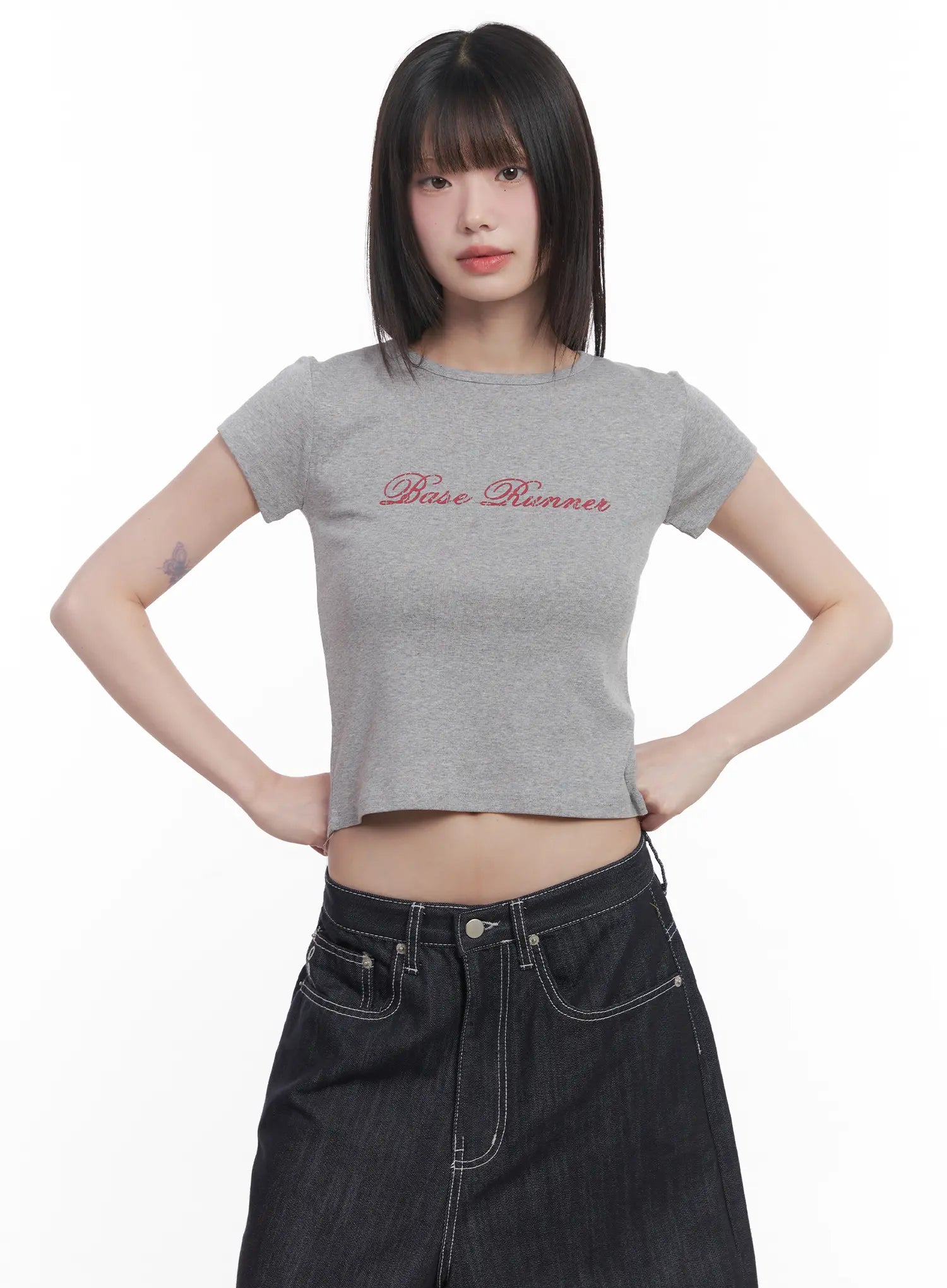 Cursive Graphic Crop Tee CU519