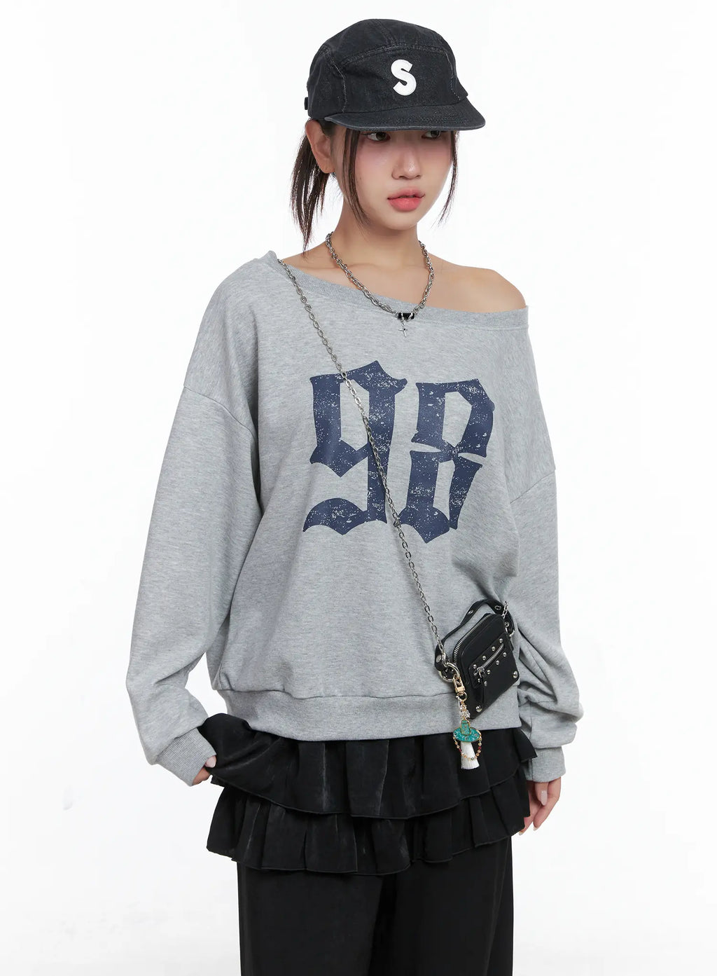 98 Graphic Off-Shoulder Sweatshirt CS502