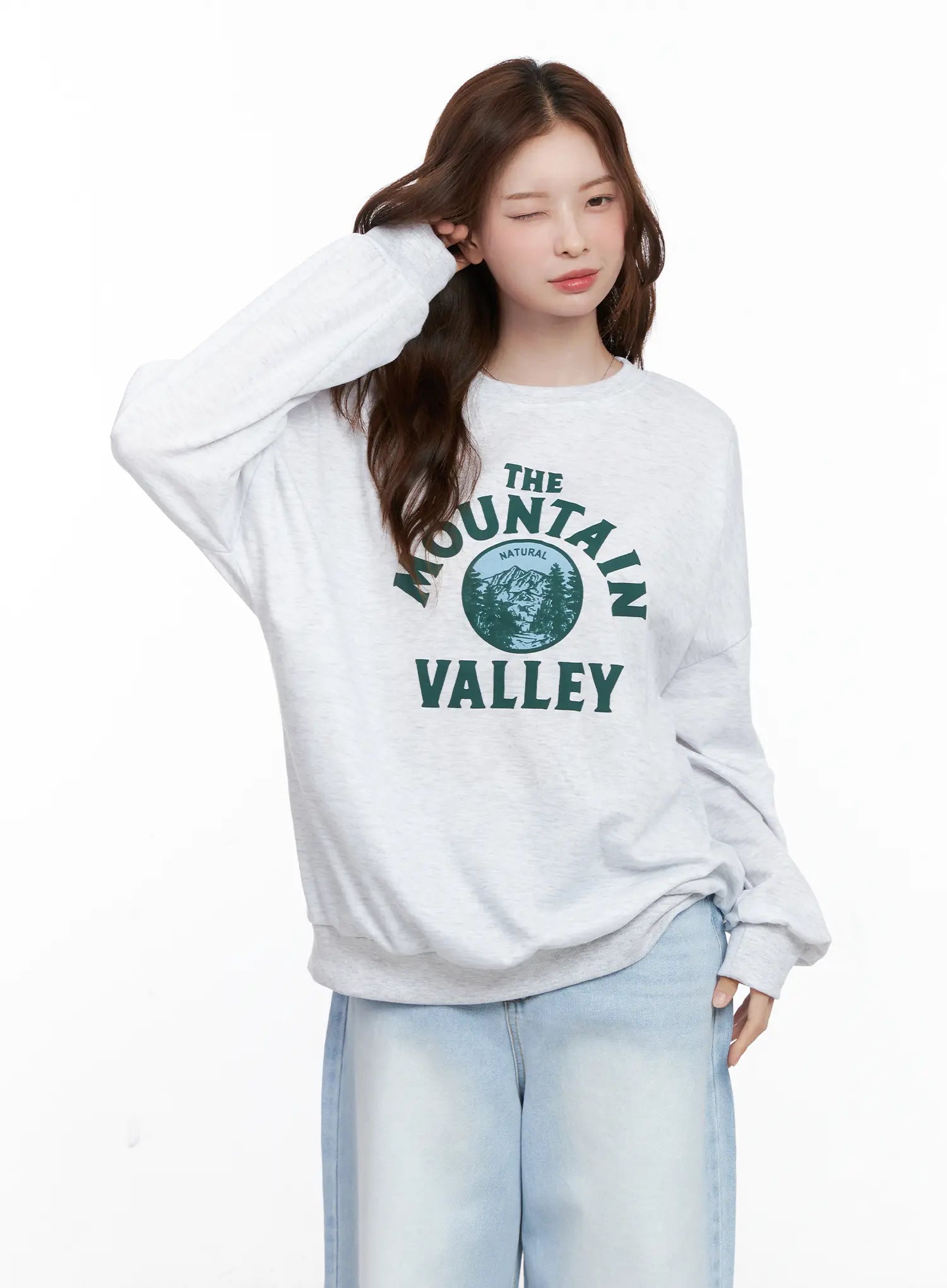Mountain Valley Graphic Crewneck CG521