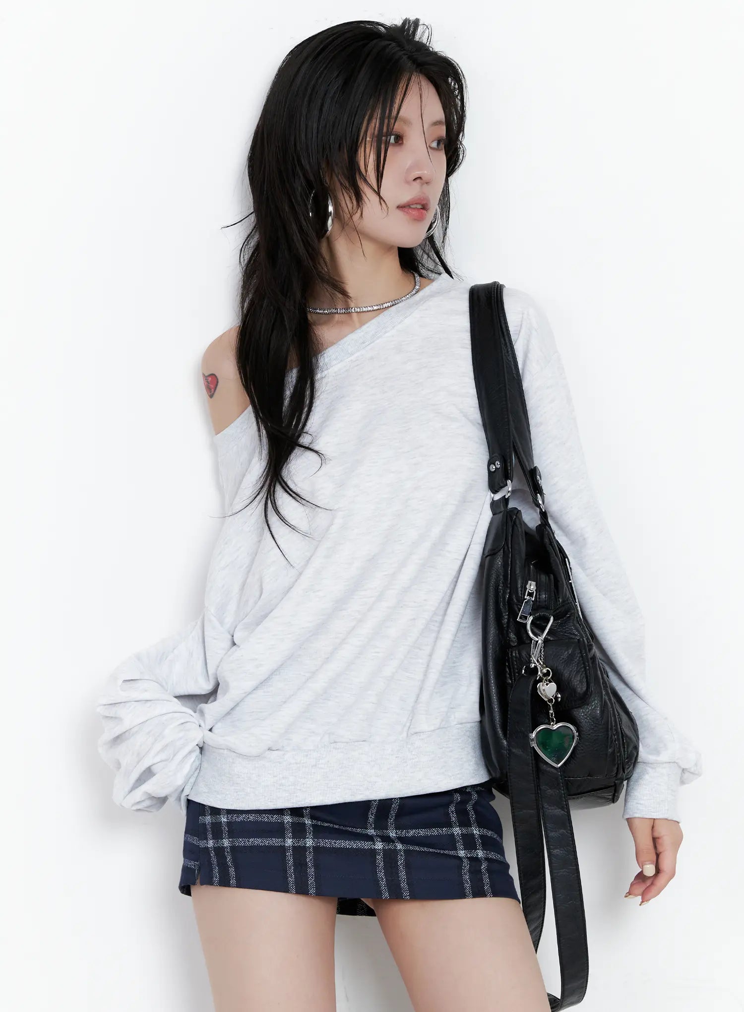 Off-Shoulder Loose Fit Sweatshirt CS510