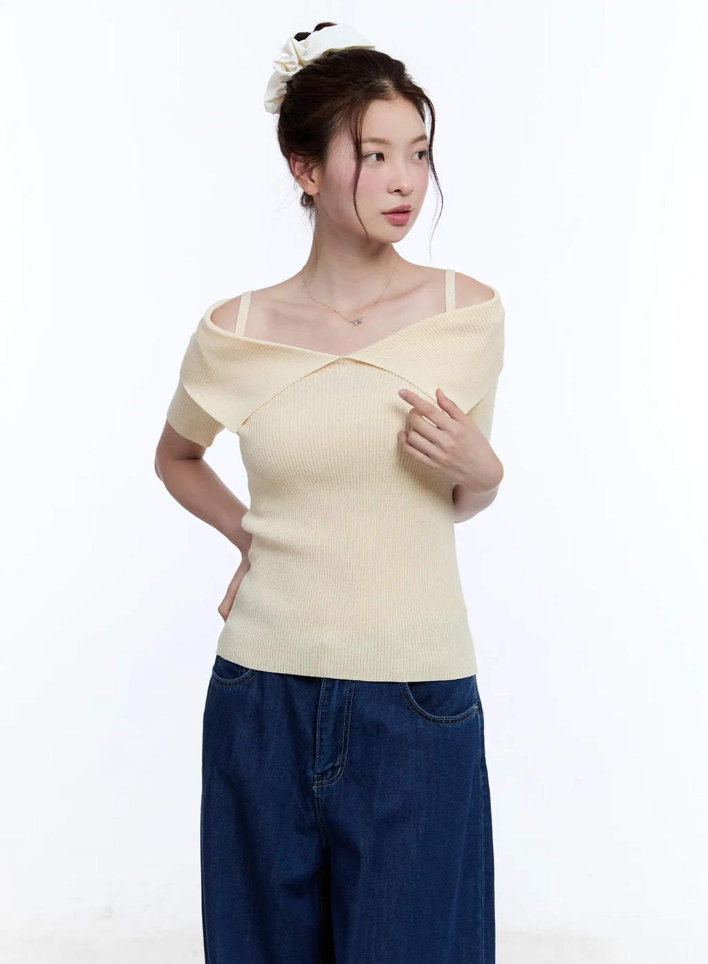 Ribbed Off-Shoulder Top CU513