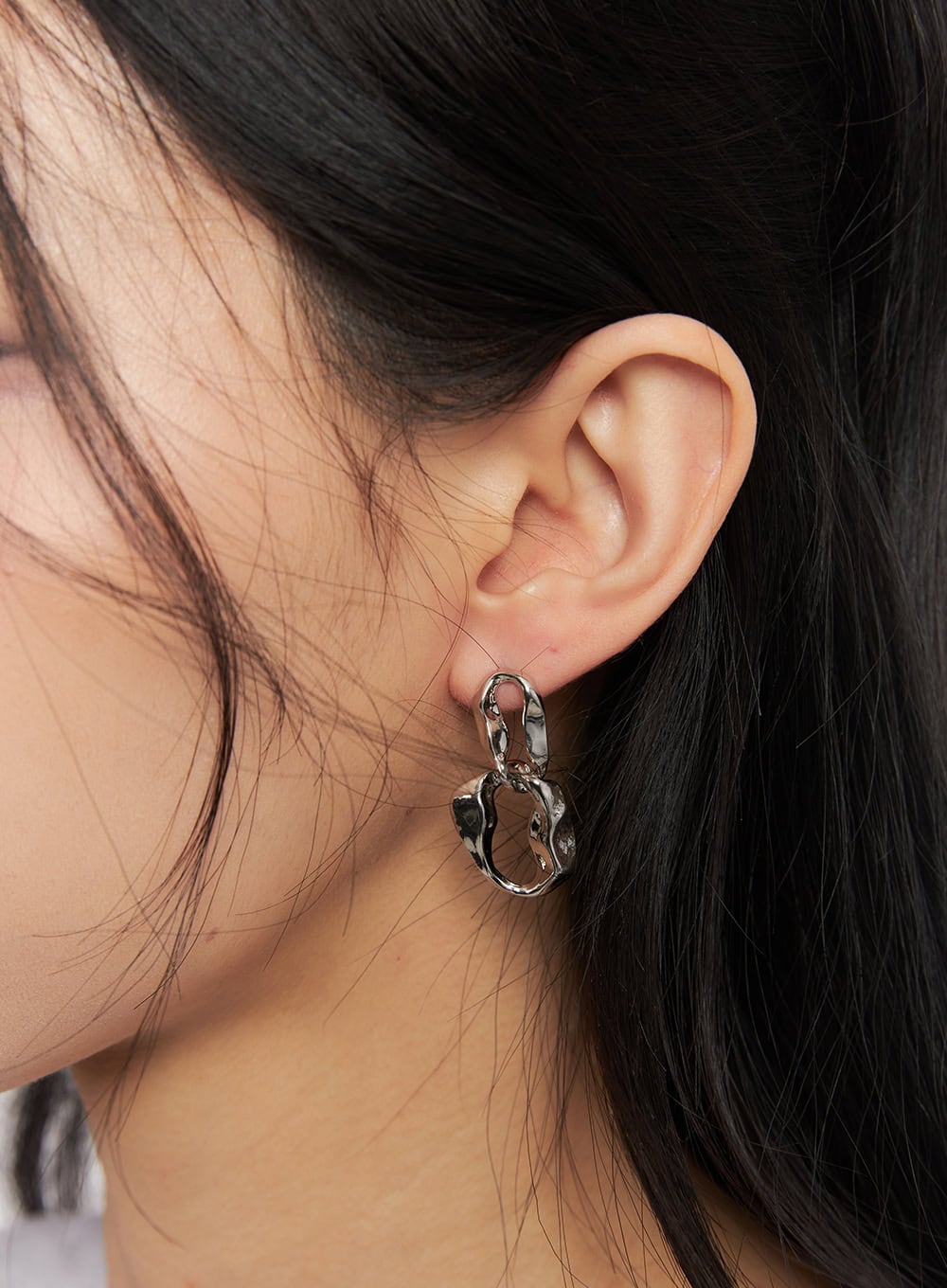 Bold Link Earrings CA516