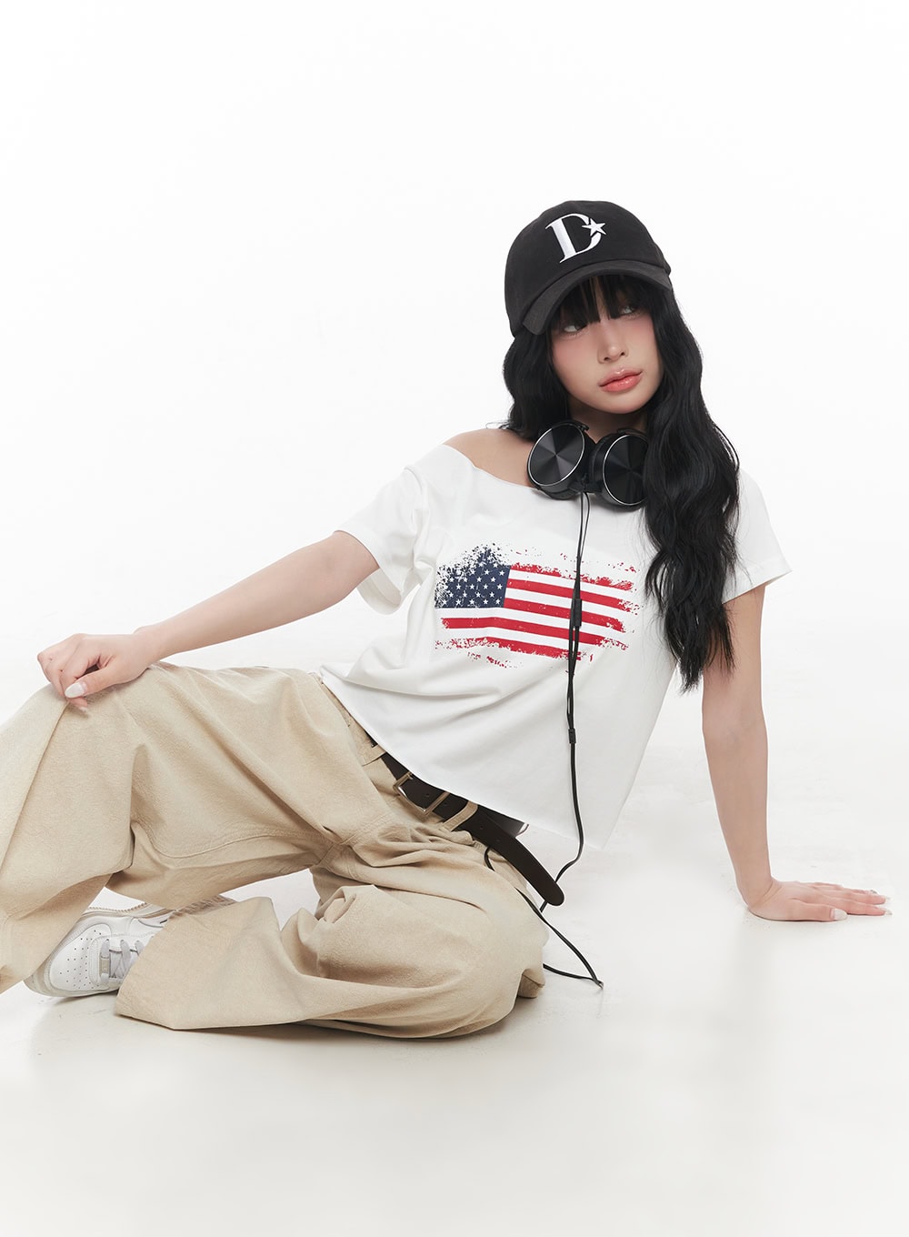 Flag Graphic Off-Shoulder Crop Tee CY527