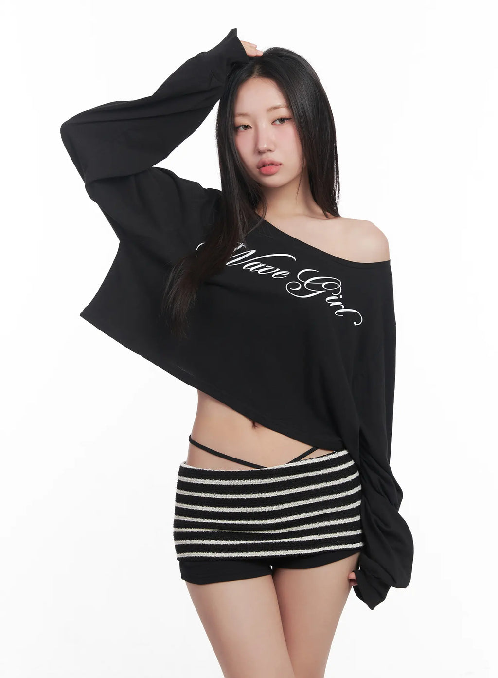 Long Sleeve Graphic Off-Shoulder Top CU516
