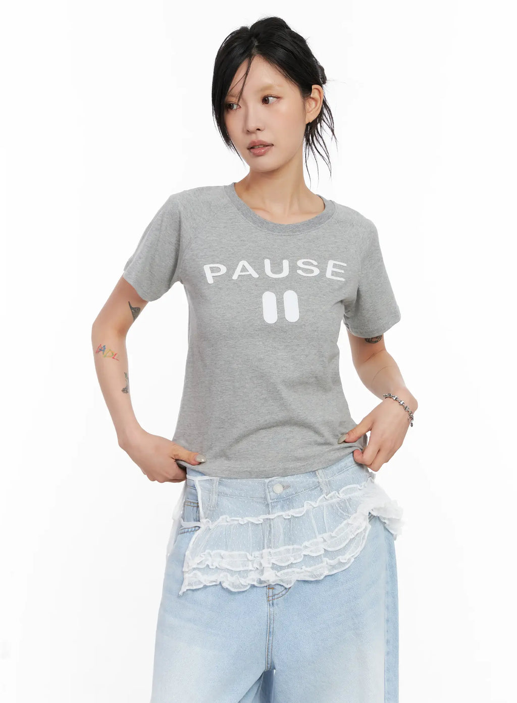 Pause Graphic Cropped Tee CL528