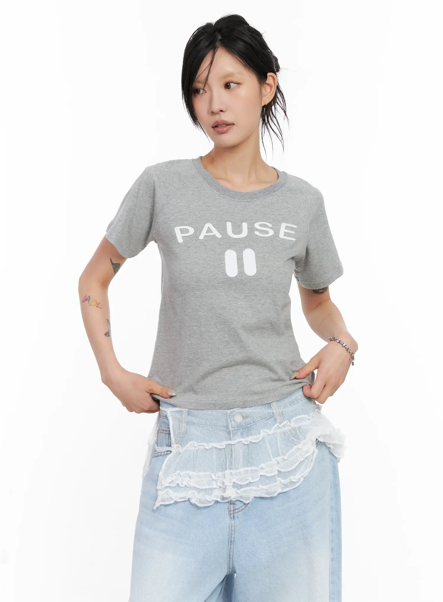 Pause Graphic Cropped Tee CL528