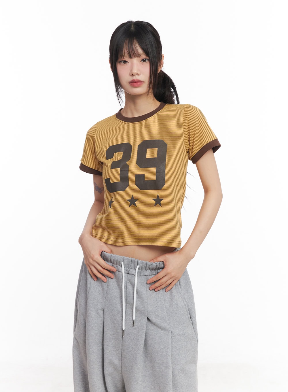 Dual-Tone Graphic Top CY512