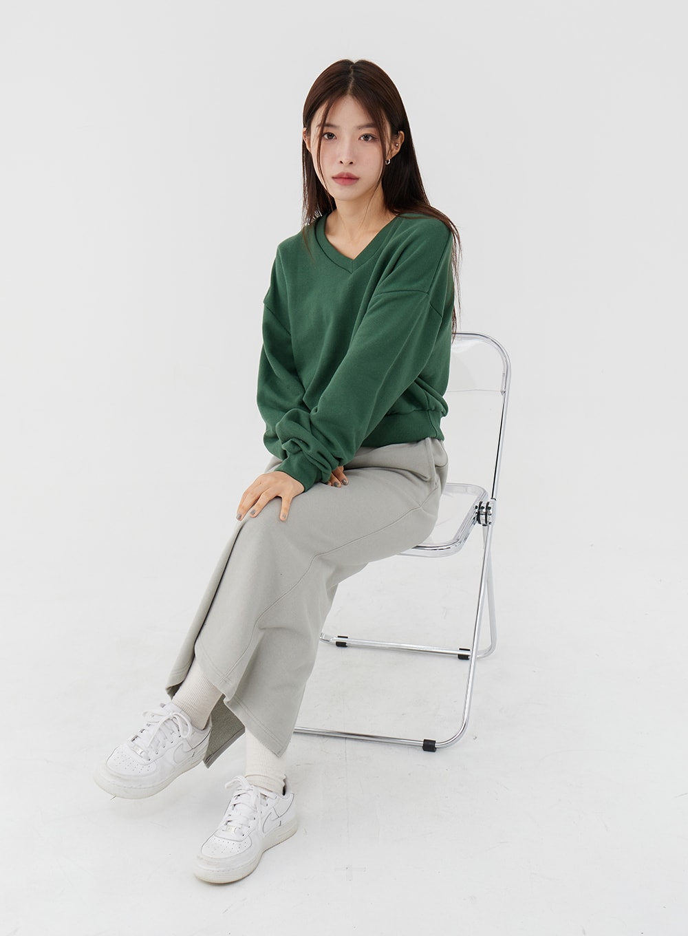 Basic V-Neck Cropped Sweatshirt IG24