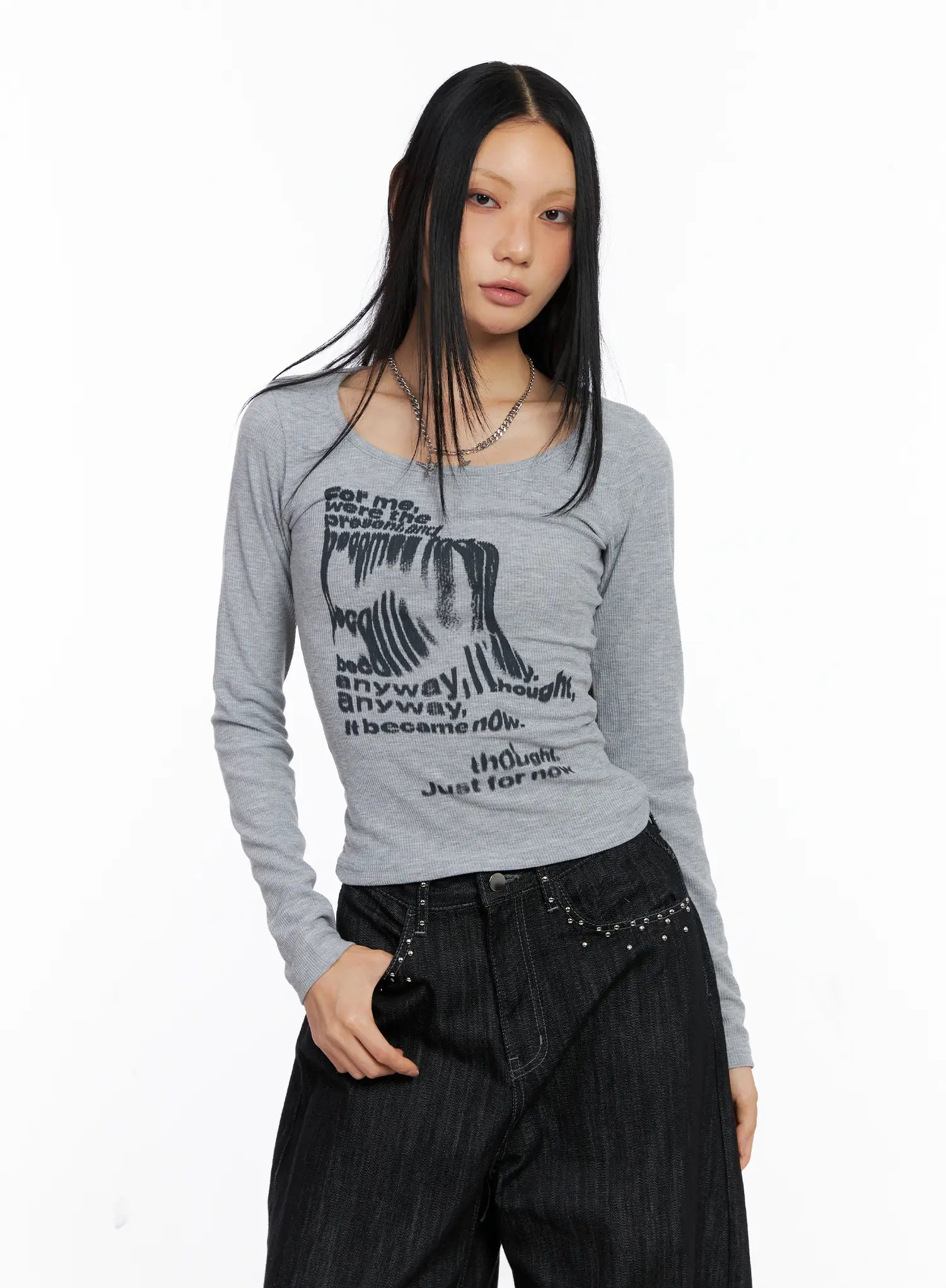 Graphic Lettering U-Neck Long Sleeve CS509
